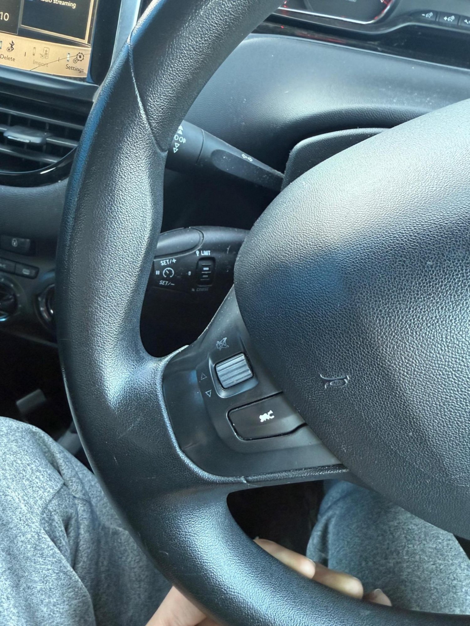 Used Peugeot 208 2013 for sale - 77173094: Photo 32