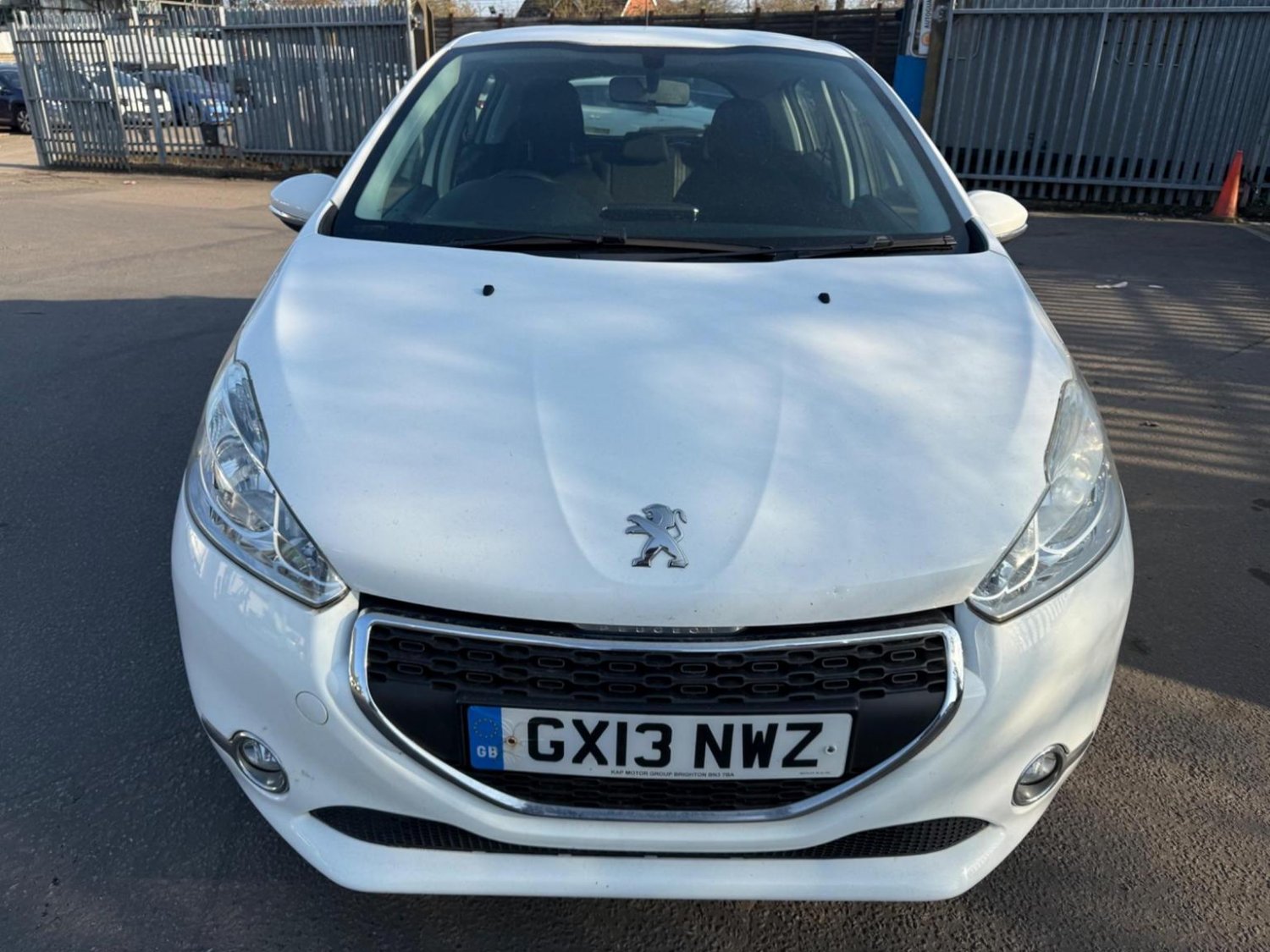 Used Peugeot 208 2013 for sale - 77173094: Photo 8
