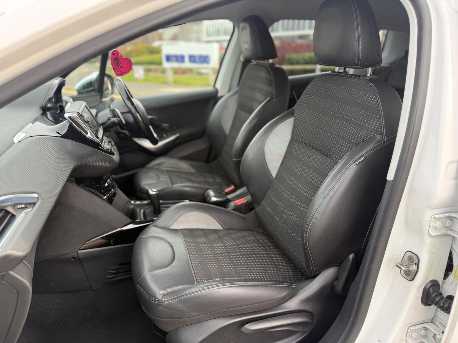 Used Peugeot 2008 2015 for sale - 77709035: Photo 16