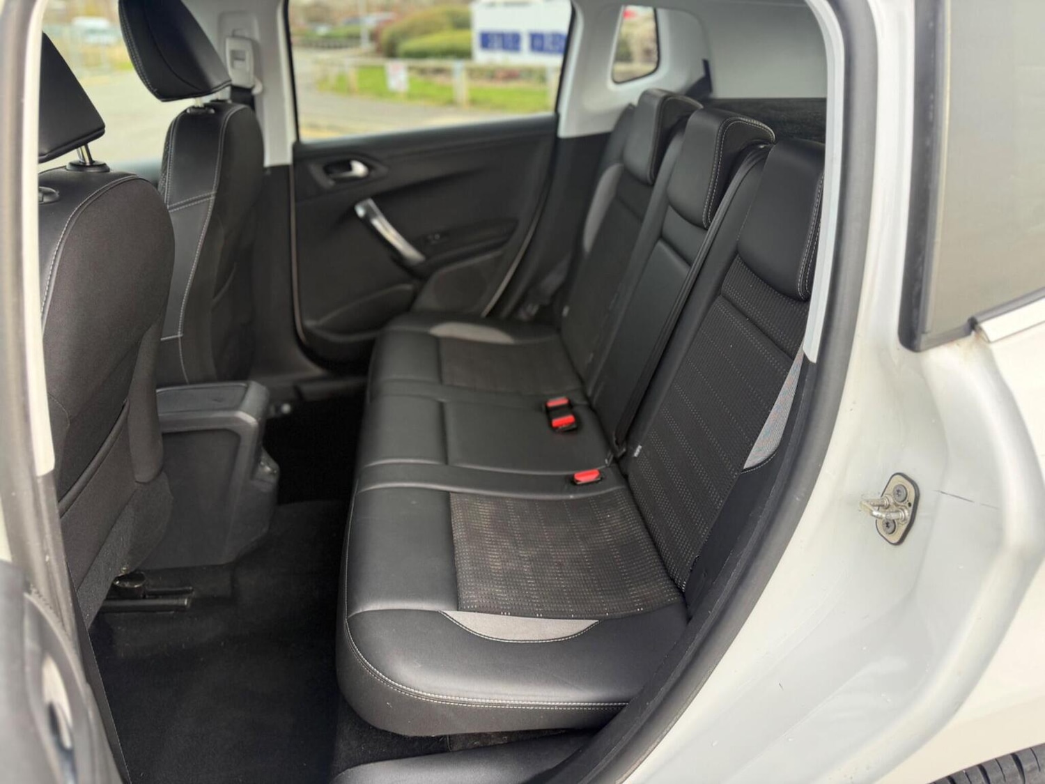 Used Peugeot 2008 2015 for sale - 77709035: Photo 18