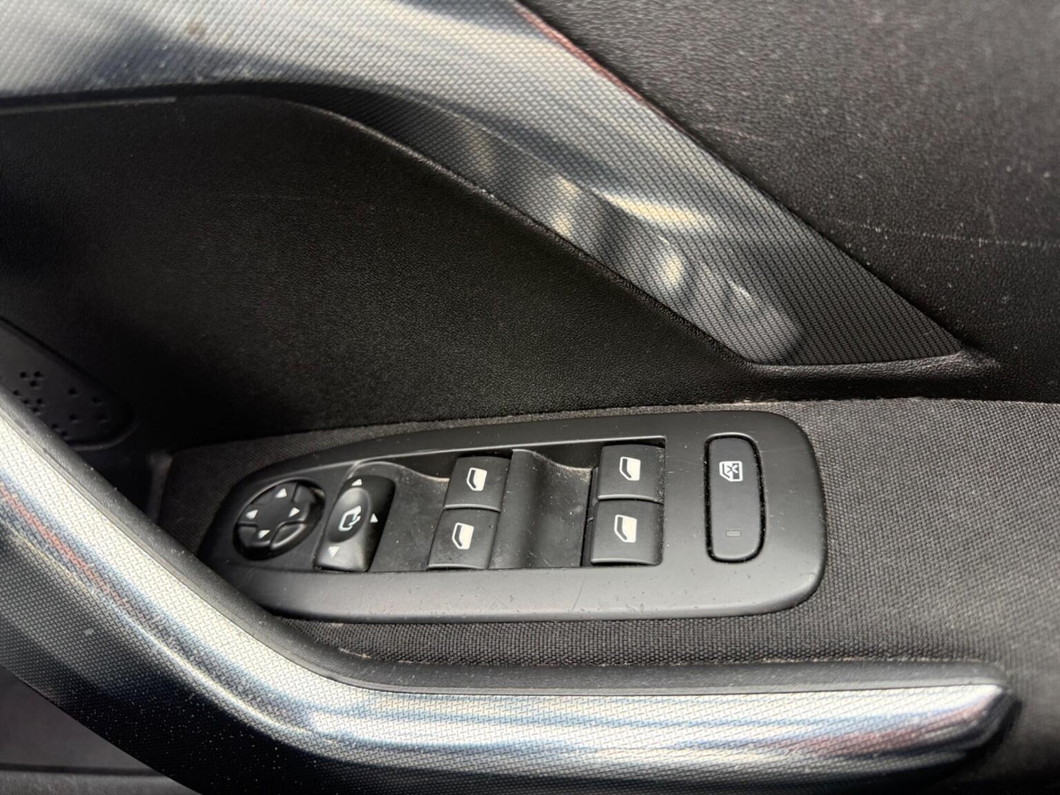 Used Peugeot 2008 2015 for sale - 77709035: Photo 29