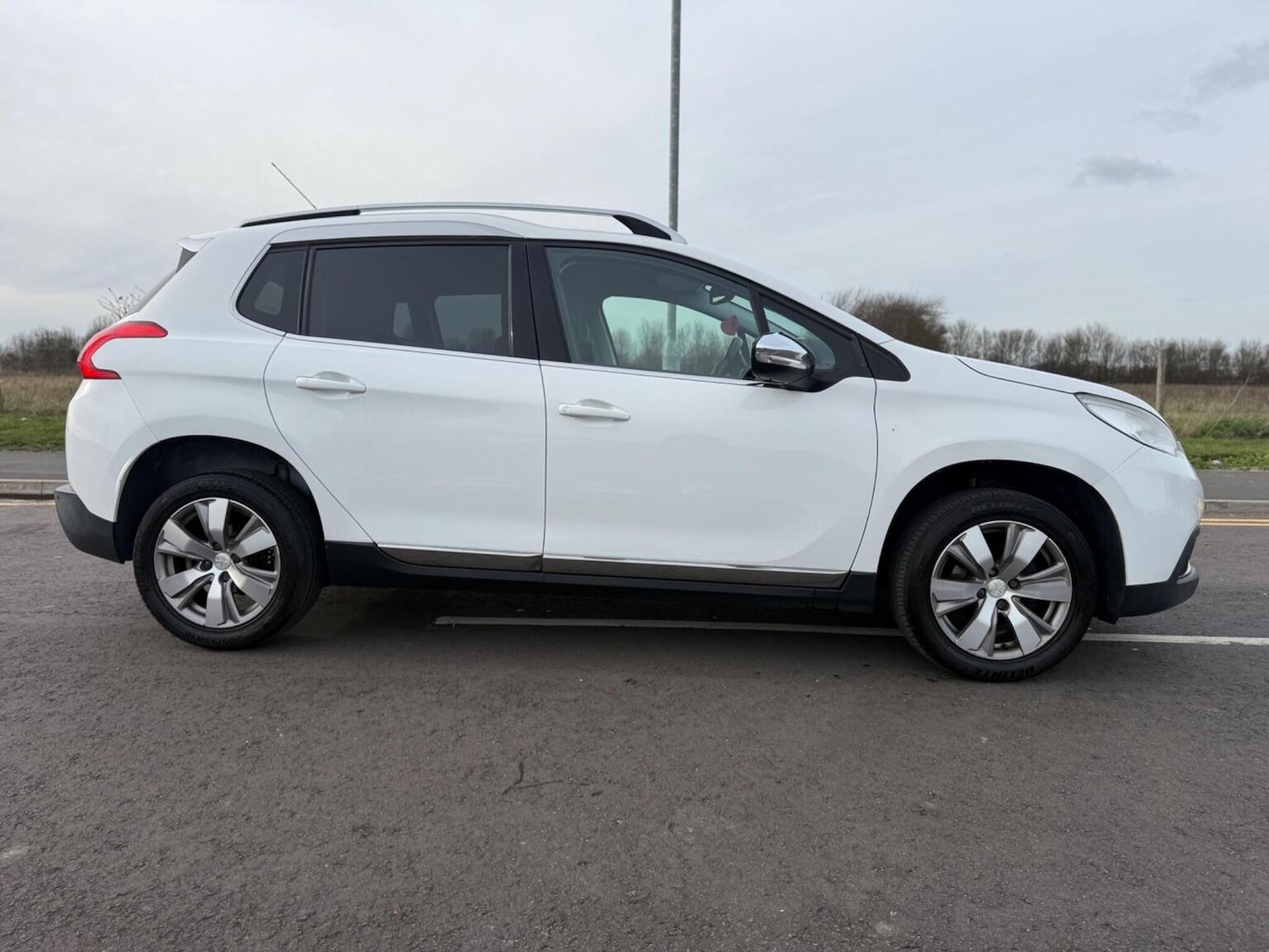 Used Peugeot 2008 2015 for sale - 77709035: Photo 4
