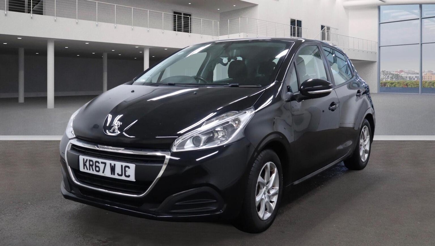 Used Peugeot 208 2017 for sale - 77350116: Photo 2