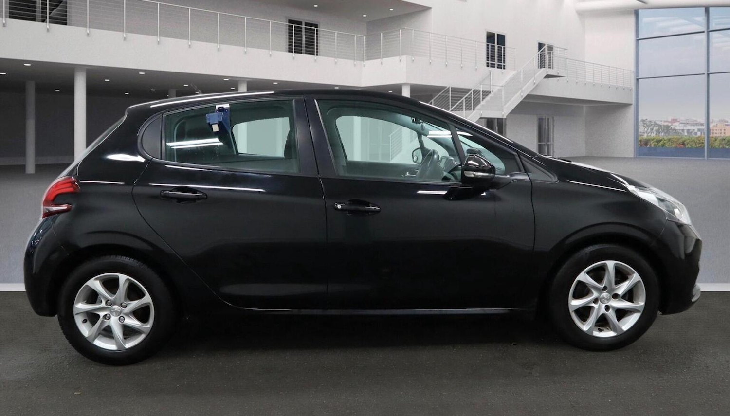 Used Peugeot 208 2017 for sale - 77350116: Photo 6