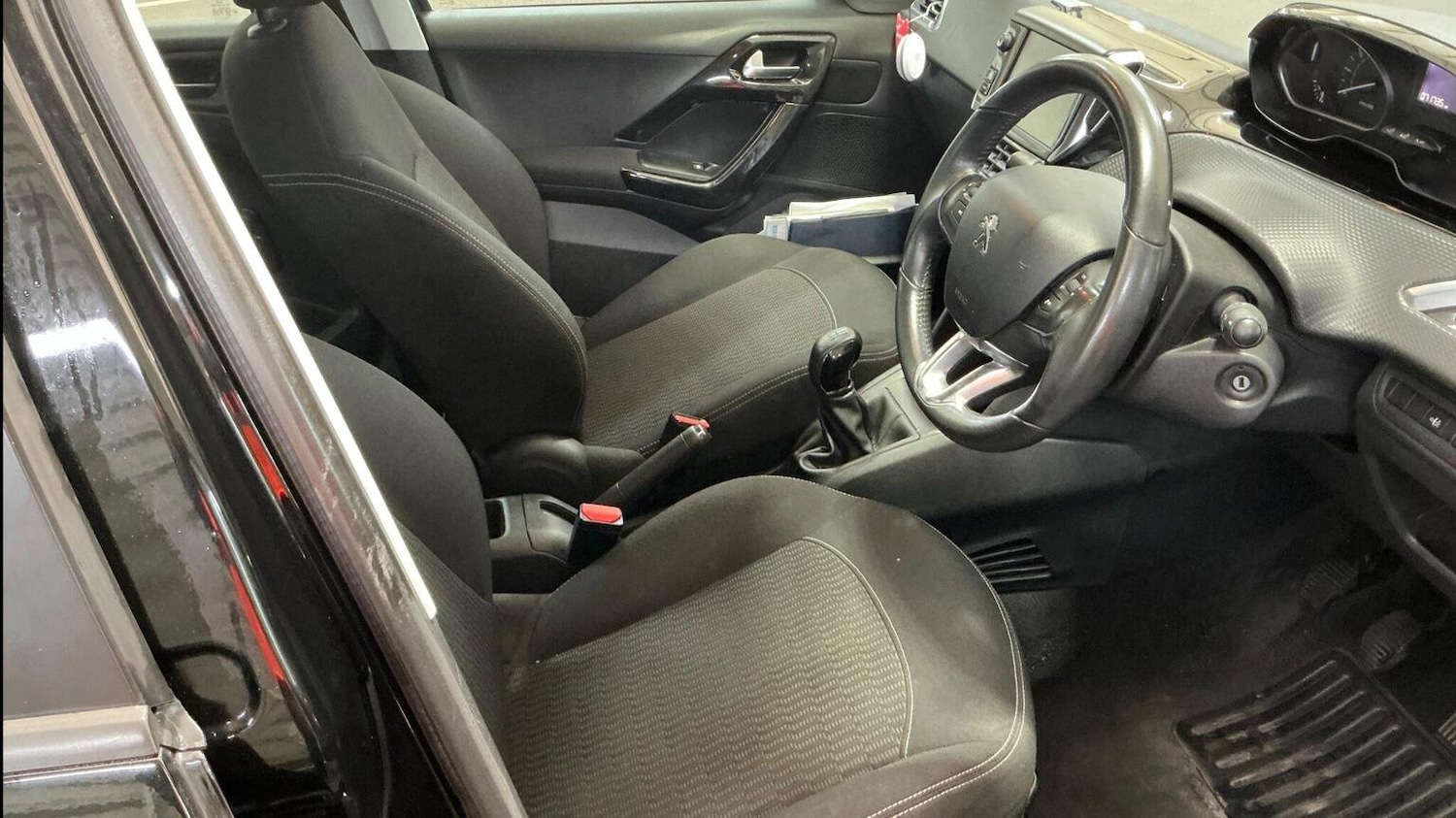 Used Peugeot 208 2017 for sale - 77350116: Photo 9