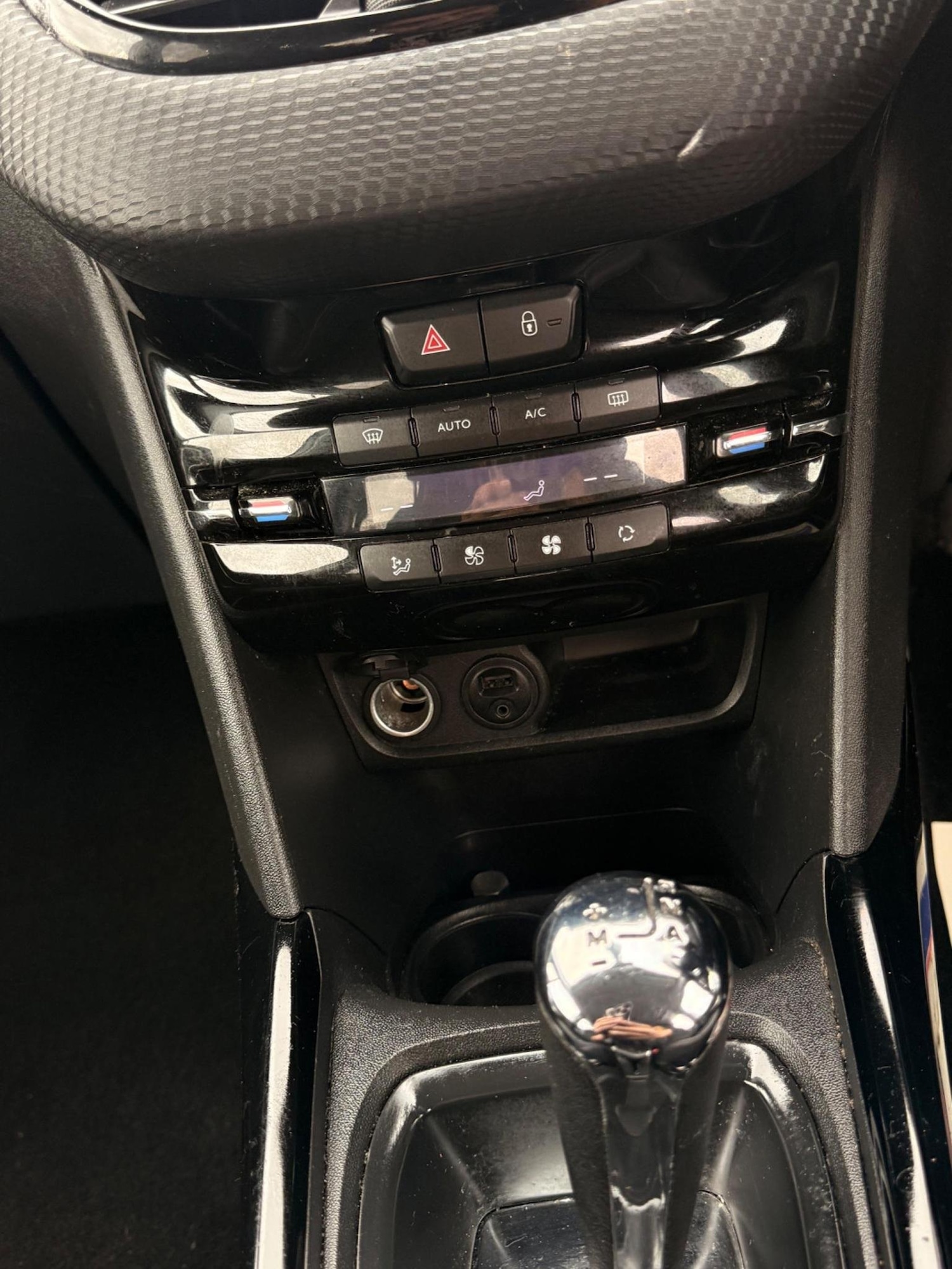 Used Peugeot 2008 2015 for sale - 77173048: Photo 29