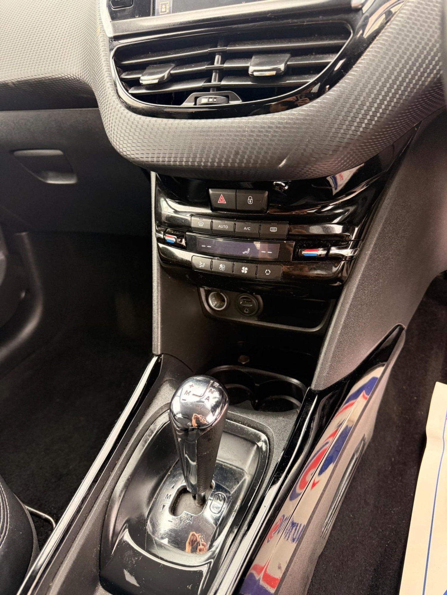 Used Peugeot 2008 2015 for sale - 77173048: Photo 30