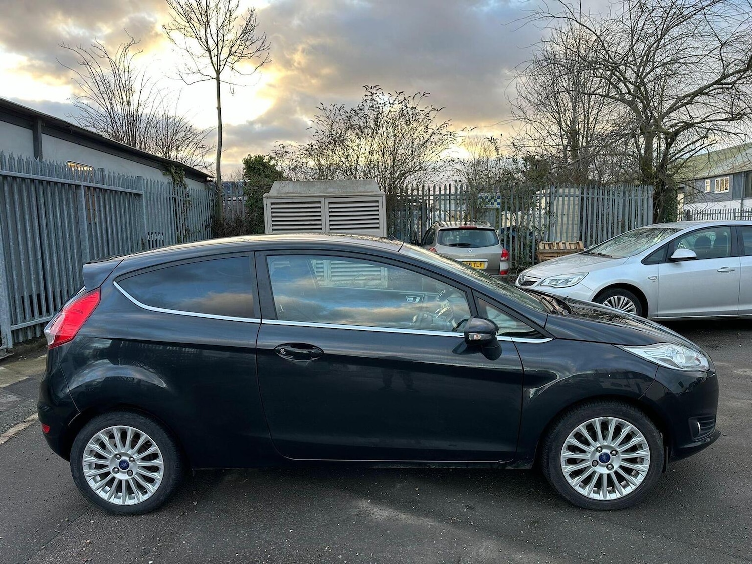 Used Ford Fiesta 2015 for sale - 77173098: Photo 6