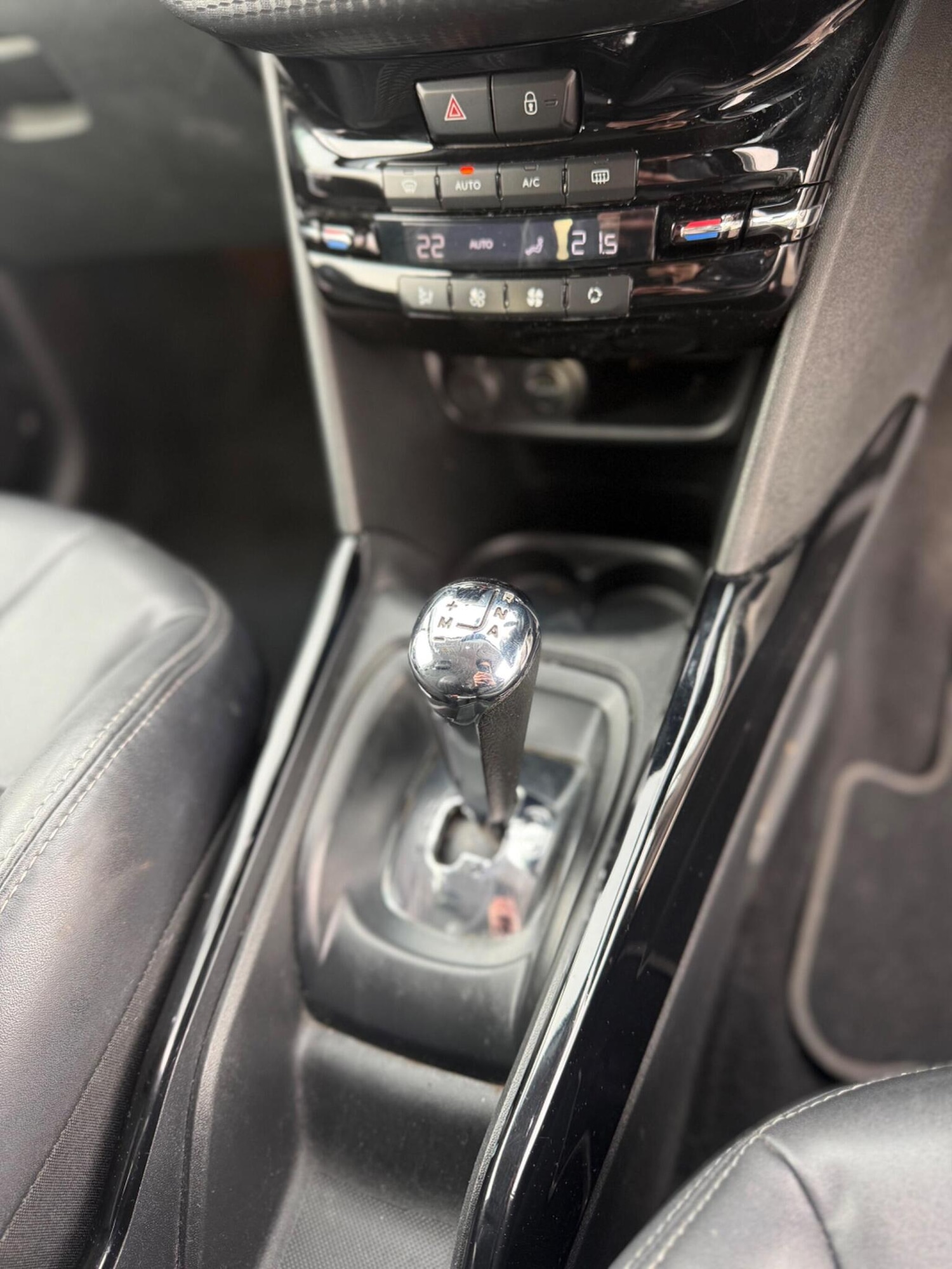 Used Peugeot 2008 2015 for sale - 77584601: Photo 24