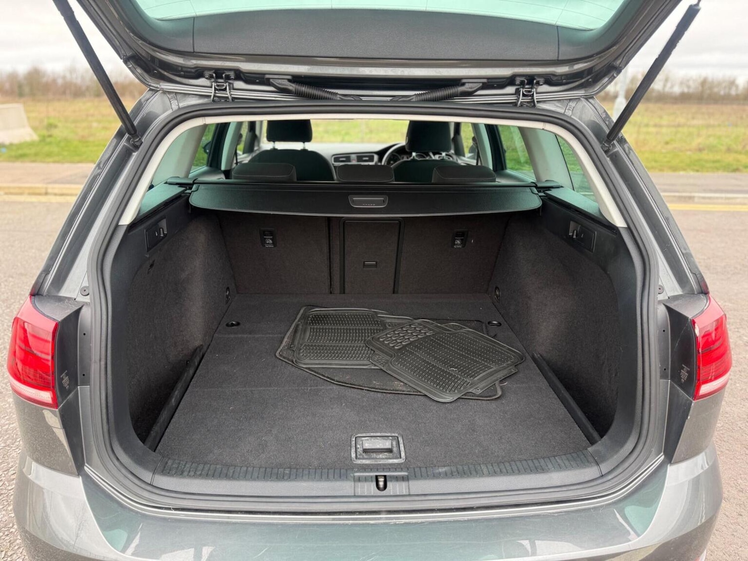 Used Volkswagen Golf 2018 for sale - 77329200: Photo 34