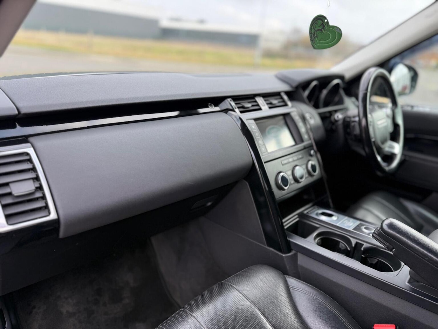 Used Land Rover Discovery 2017 for sale - 77370613: Photo 10