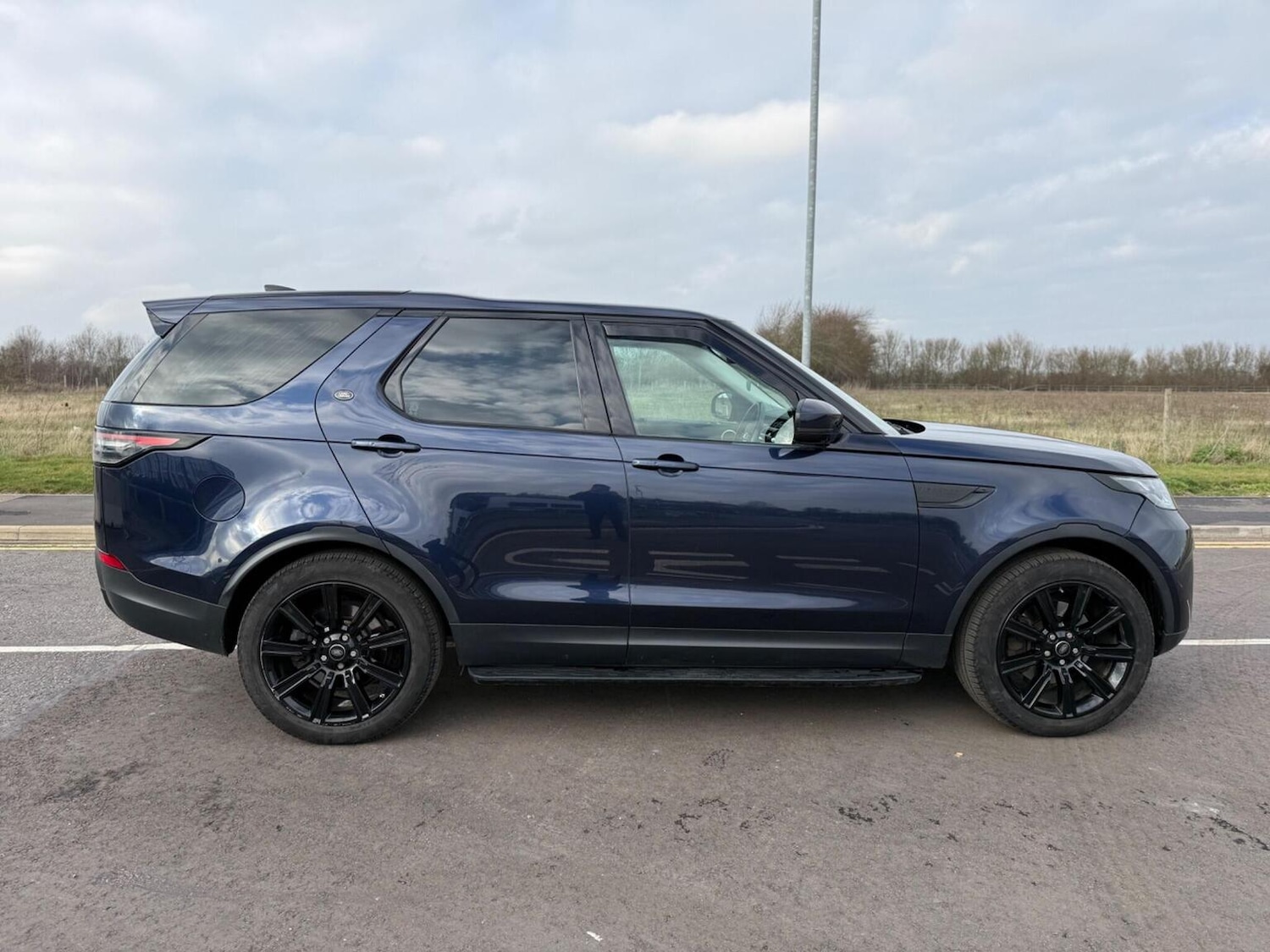 Used Land Rover Discovery 2017 for sale - 77370613: Photo 8