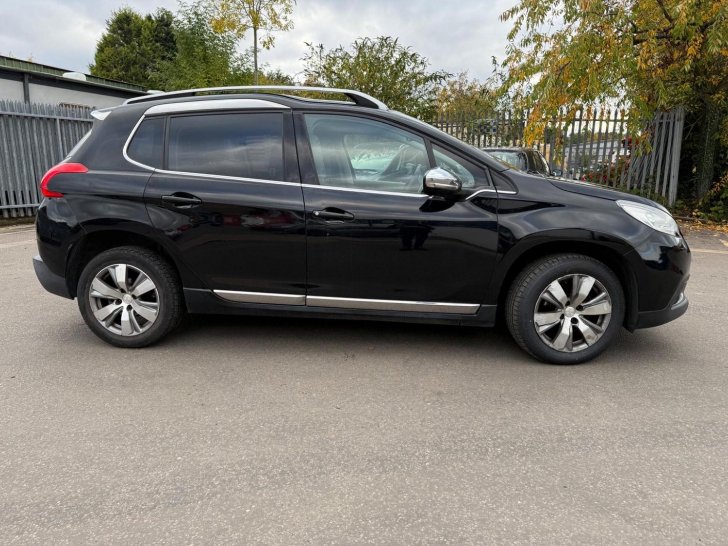 Used Peugeot 2008 2014 for sale - 77173075: Photo 10