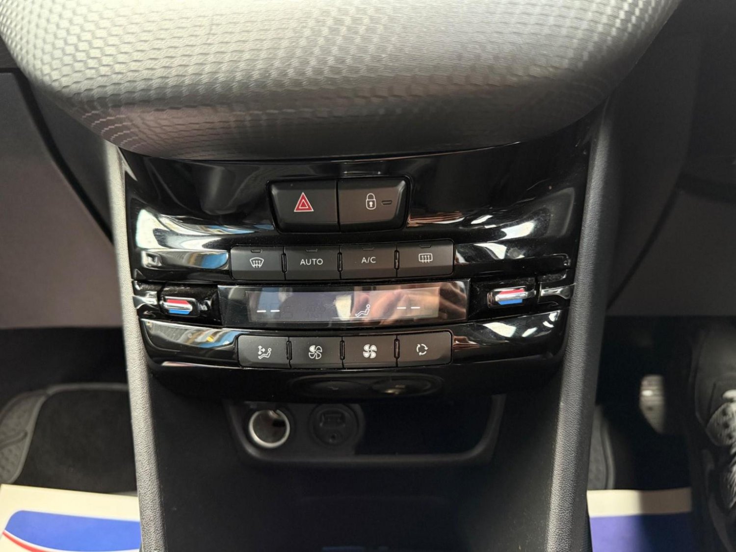 Used Peugeot 2008 2014 for sale - 77173075: Photo 31