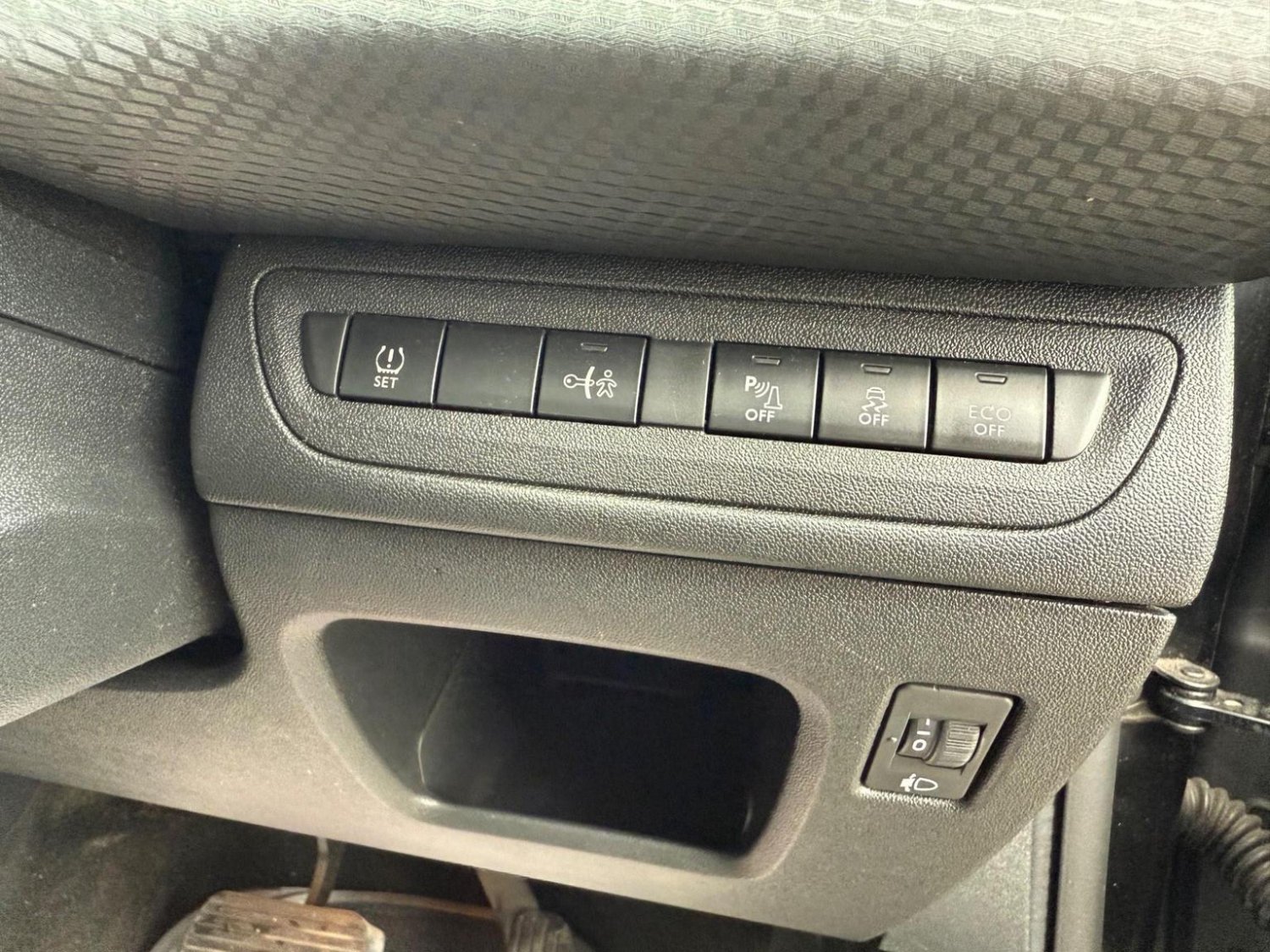 Used Peugeot 2008 2014 for sale - 77173075: Photo 38