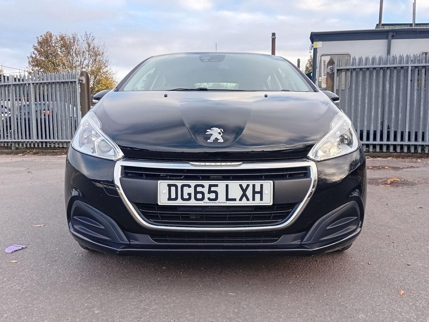 Used Peugeot 208 2015 for sale - 77173105: Photo 2