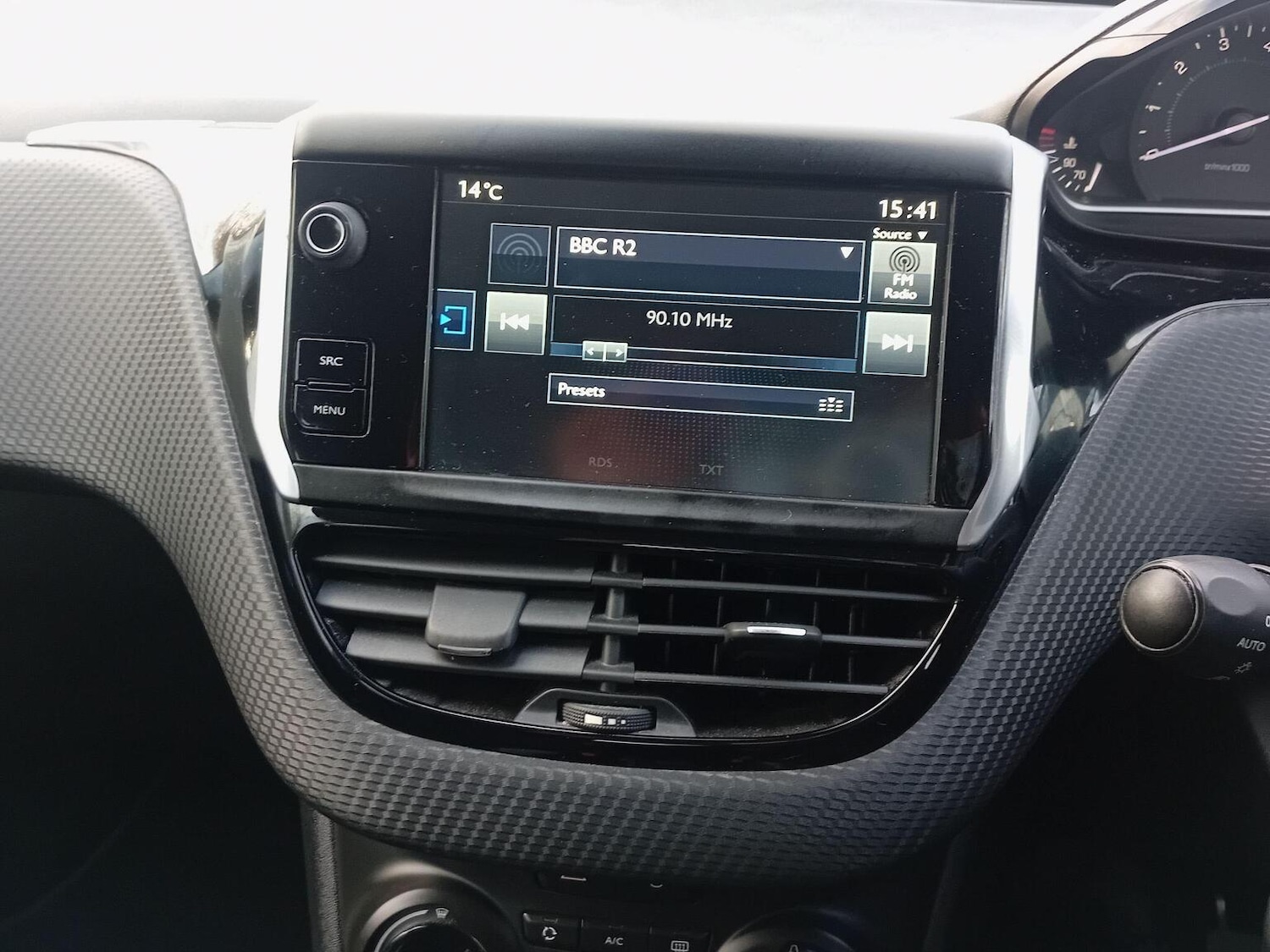 Used Peugeot 208 2015 for sale - 77173105: Photo 23