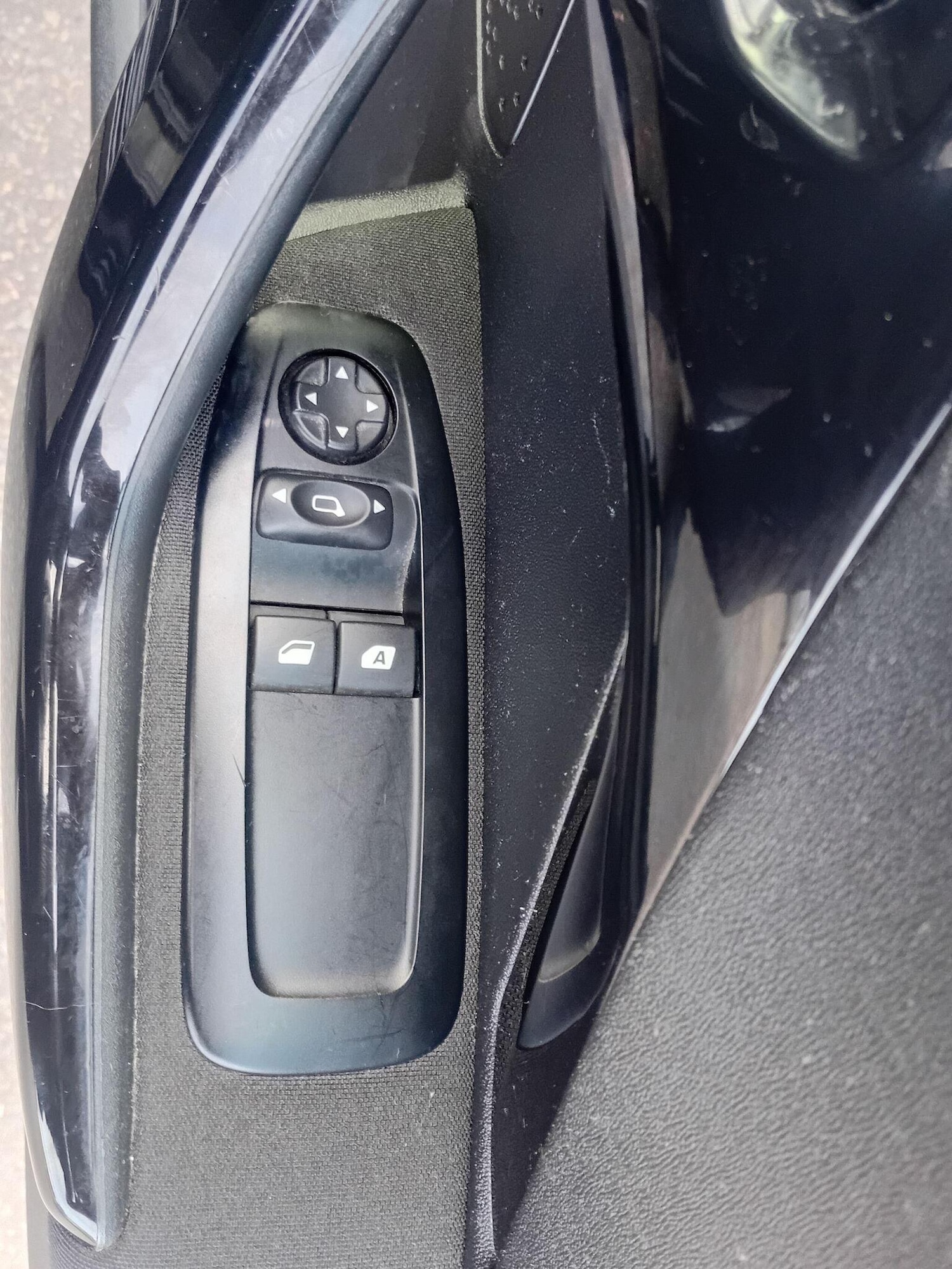 Used Peugeot 208 2015 for sale - 77173105: Photo 26