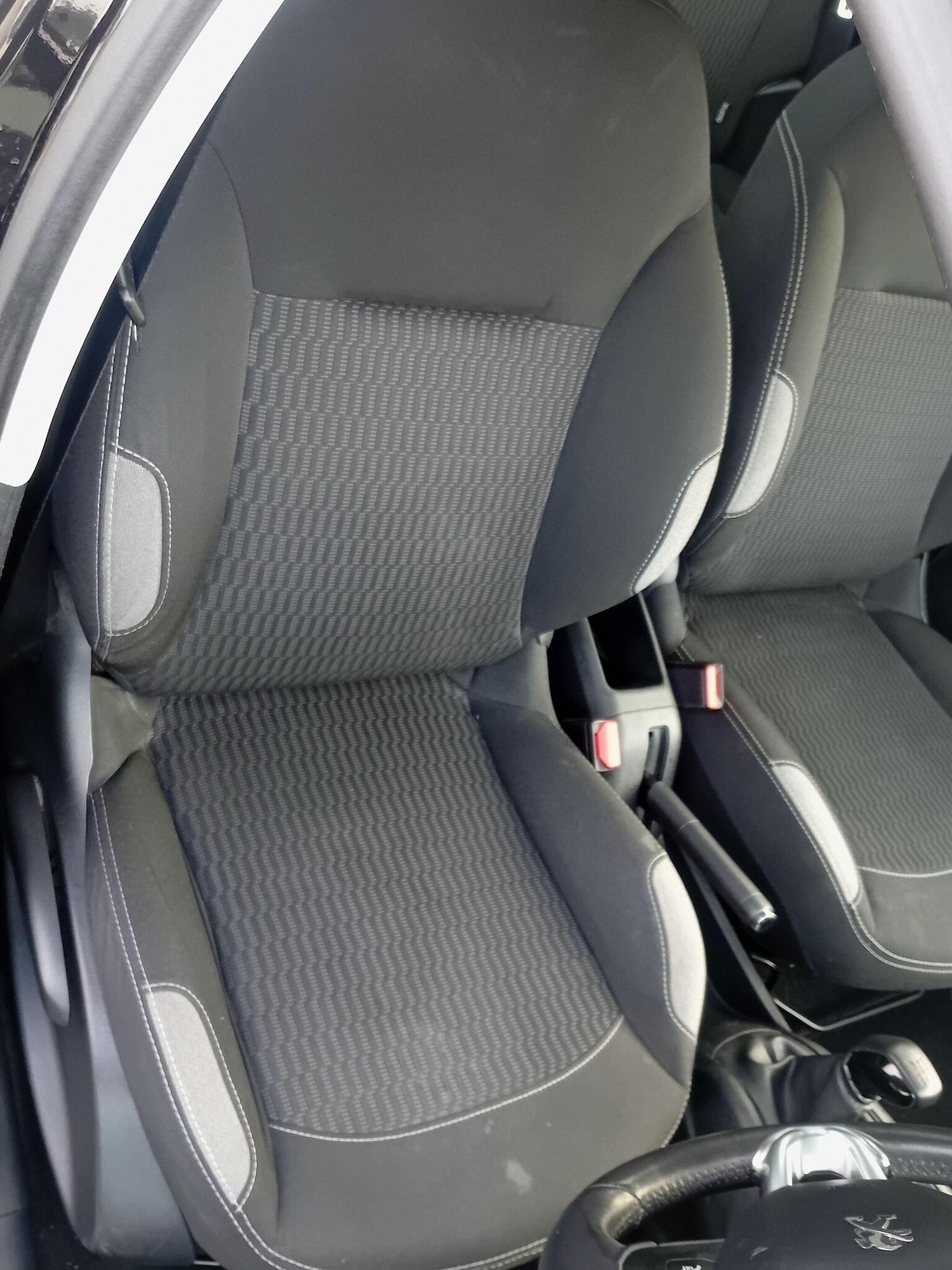 Used Peugeot 208 2015 for sale - 77173105: Photo 27