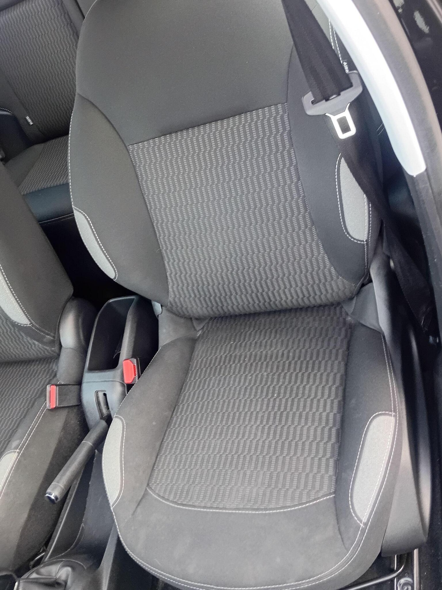 Used Peugeot 208 2015 for sale - 77173105: Photo 28