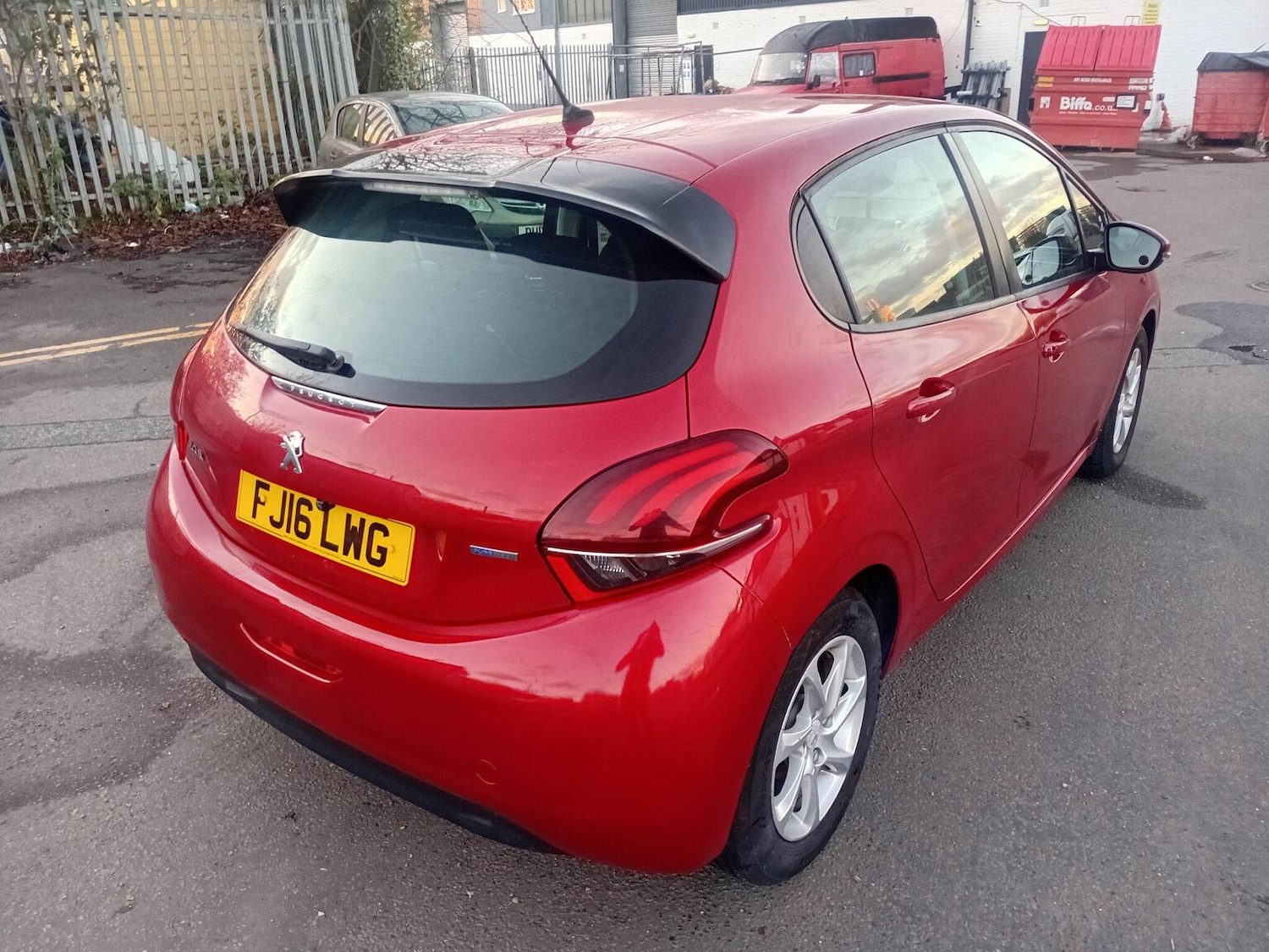 Used Peugeot 208 2017 for sale - 77173069: Photo 12