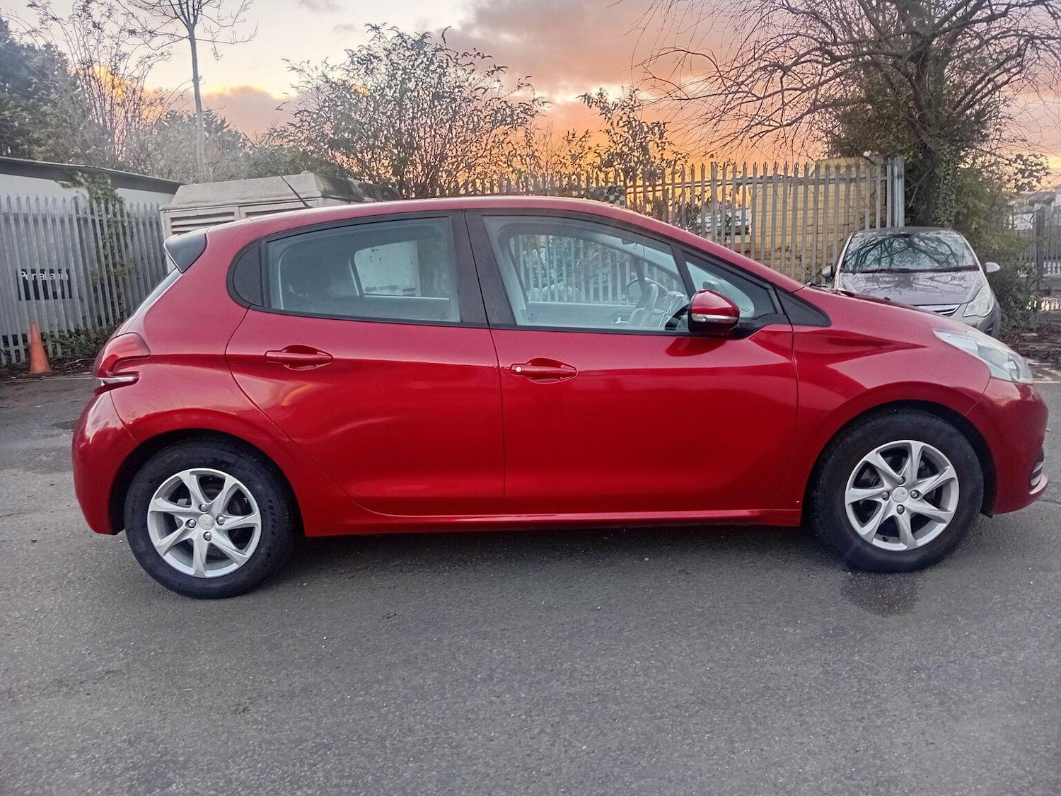 Used Peugeot 208 2017 for sale - 77709030: Photo 17