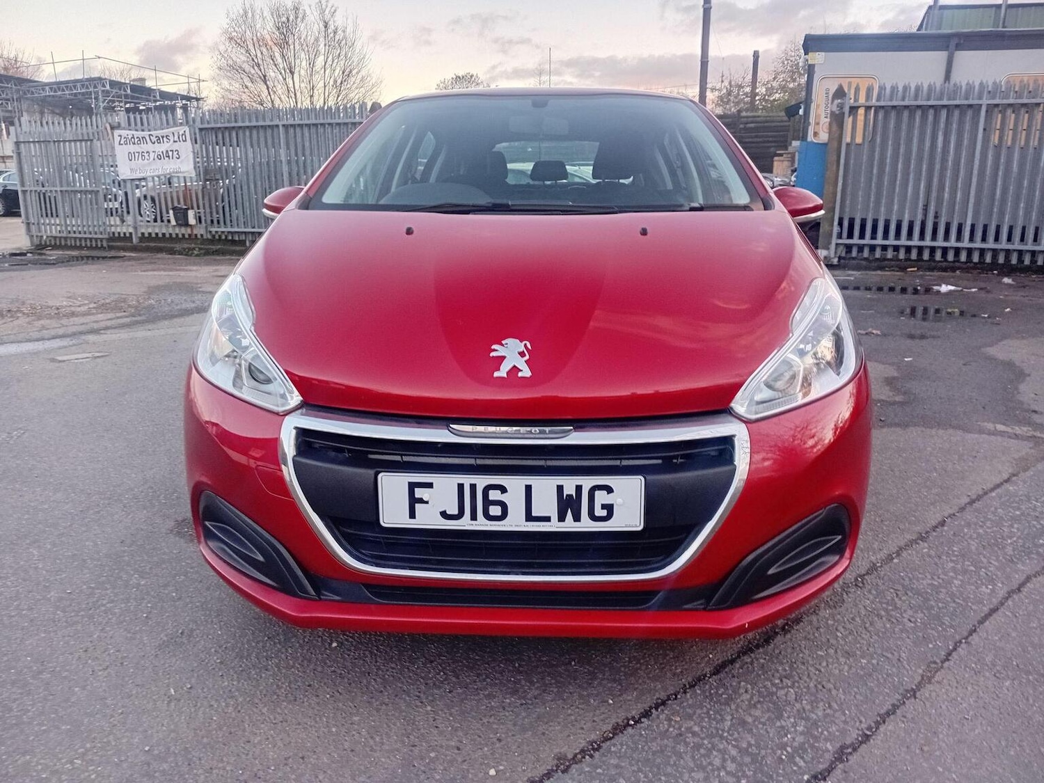 Used Peugeot 208 2017 for sale - 77709030: Photo 2