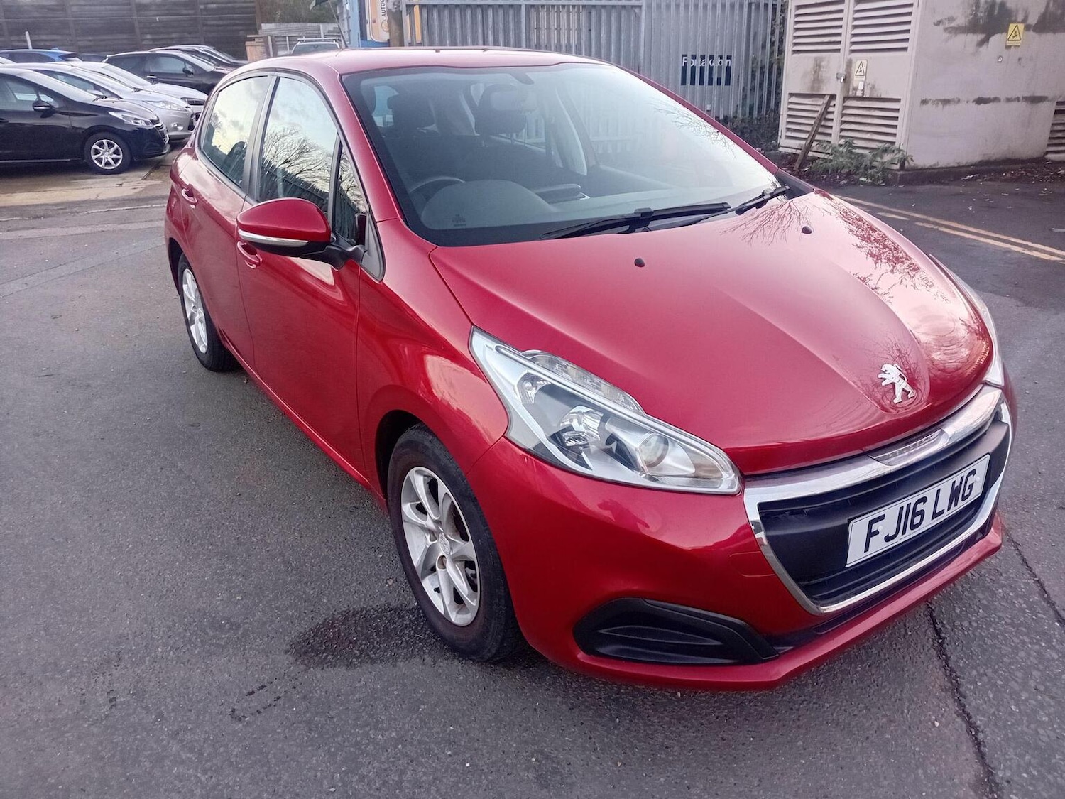 Used Peugeot 208 2017 for sale - 77709030: Photo 6