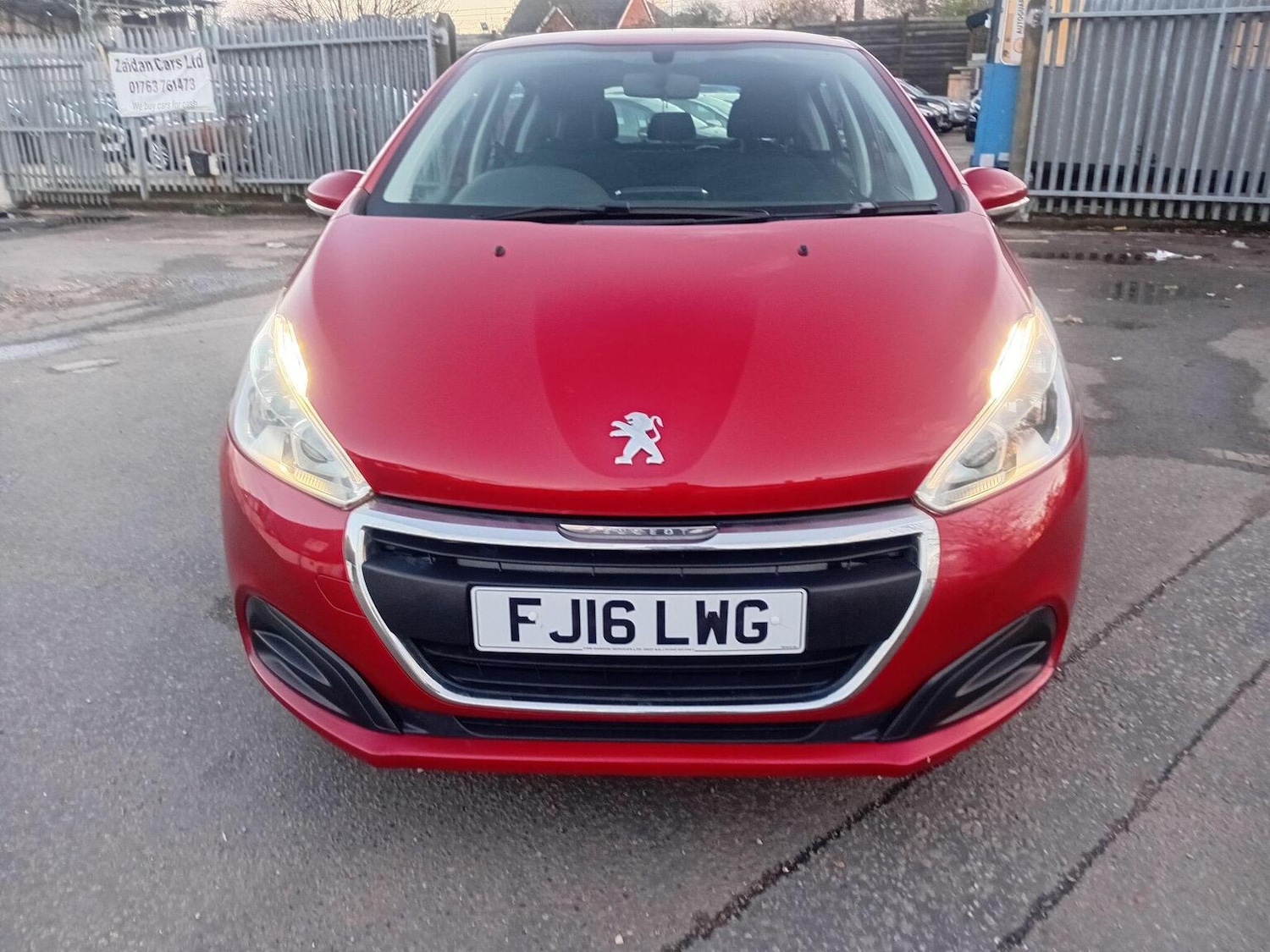 Used Peugeot 208 2017 for sale - 77709030: Photo 8