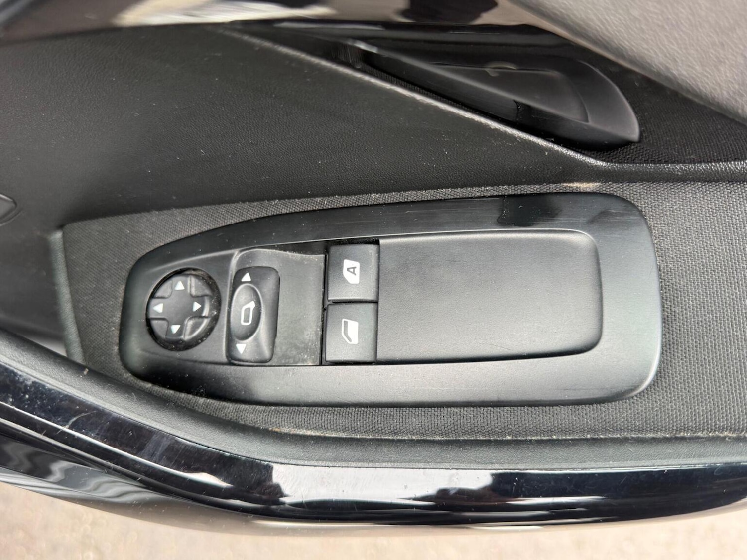 Used Peugeot 208 2014 for sale - 78004385: Photo 14