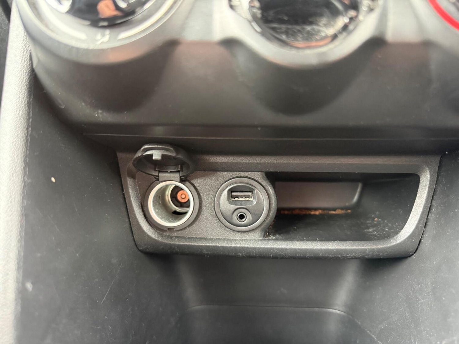 Used Peugeot 208 2014 for sale - 78004385: Photo 15