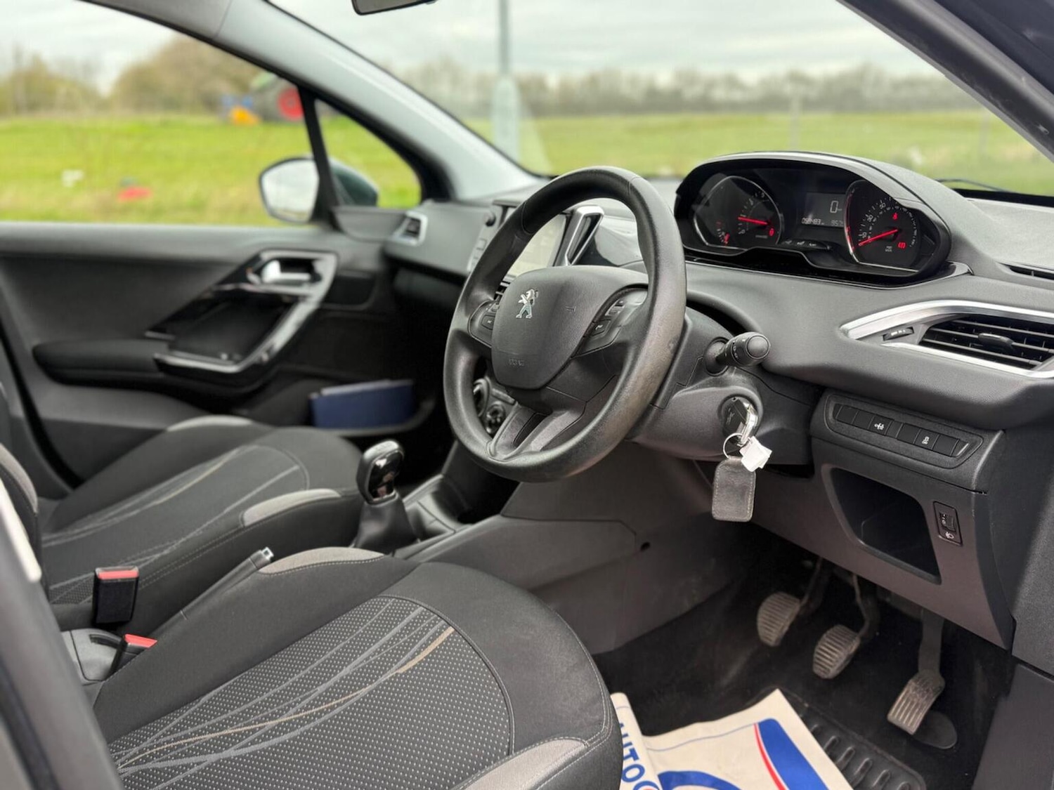 Used Peugeot 208 2014 for sale - 78004385: Photo 35