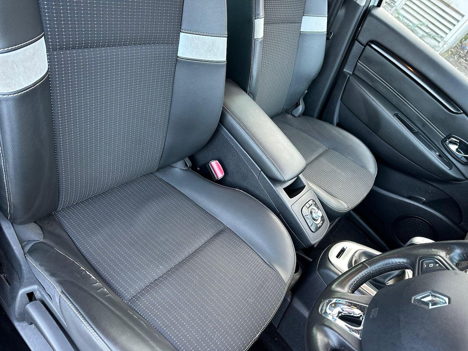 Used Renault Scenic 2014 for sale - 77173103: Photo 8