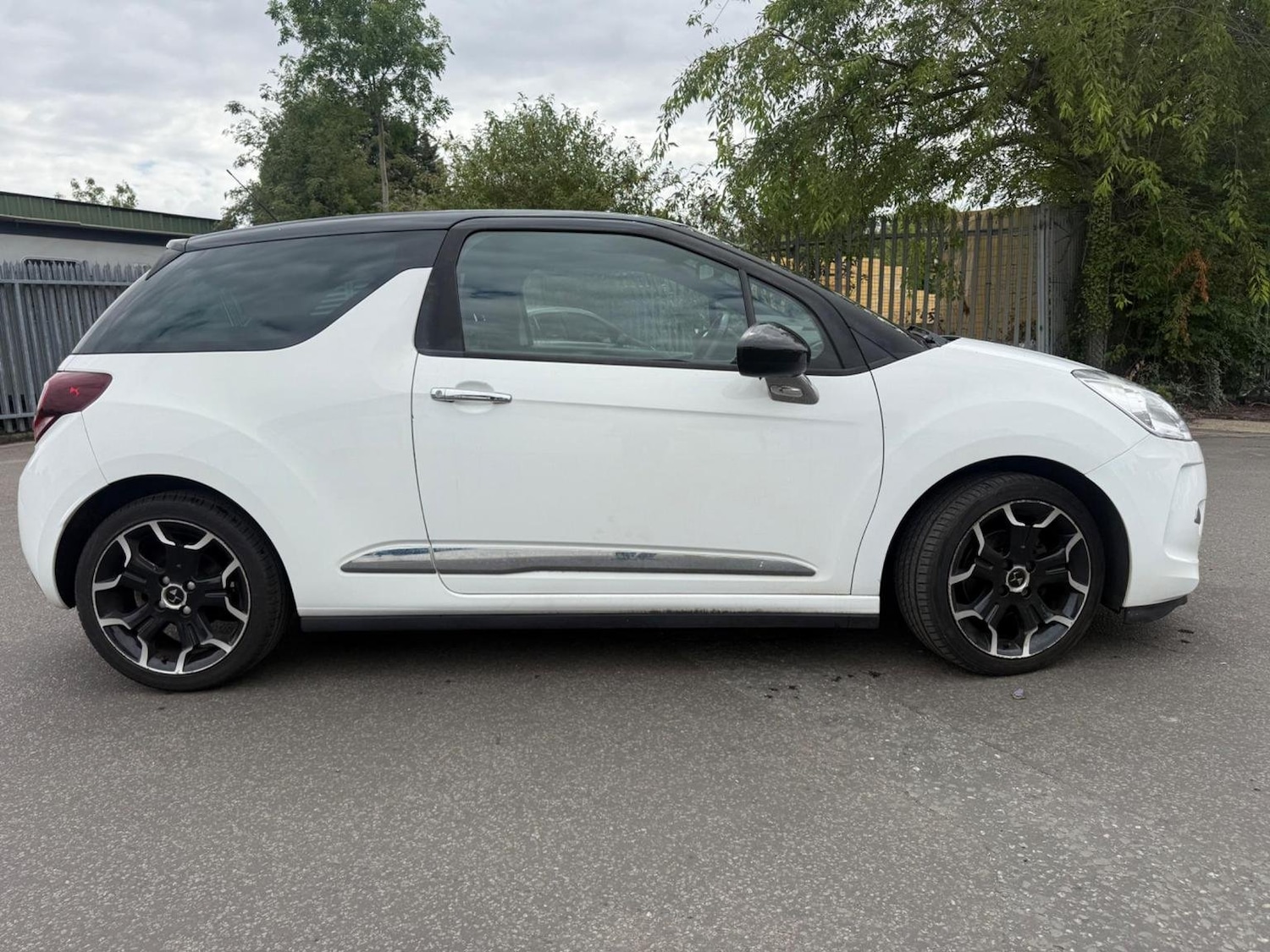 Used Citroen DS3 2014 for sale - 77172995: Photo 10