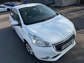 Used Peugeot 208 2013 for sale - 77567527: Photo