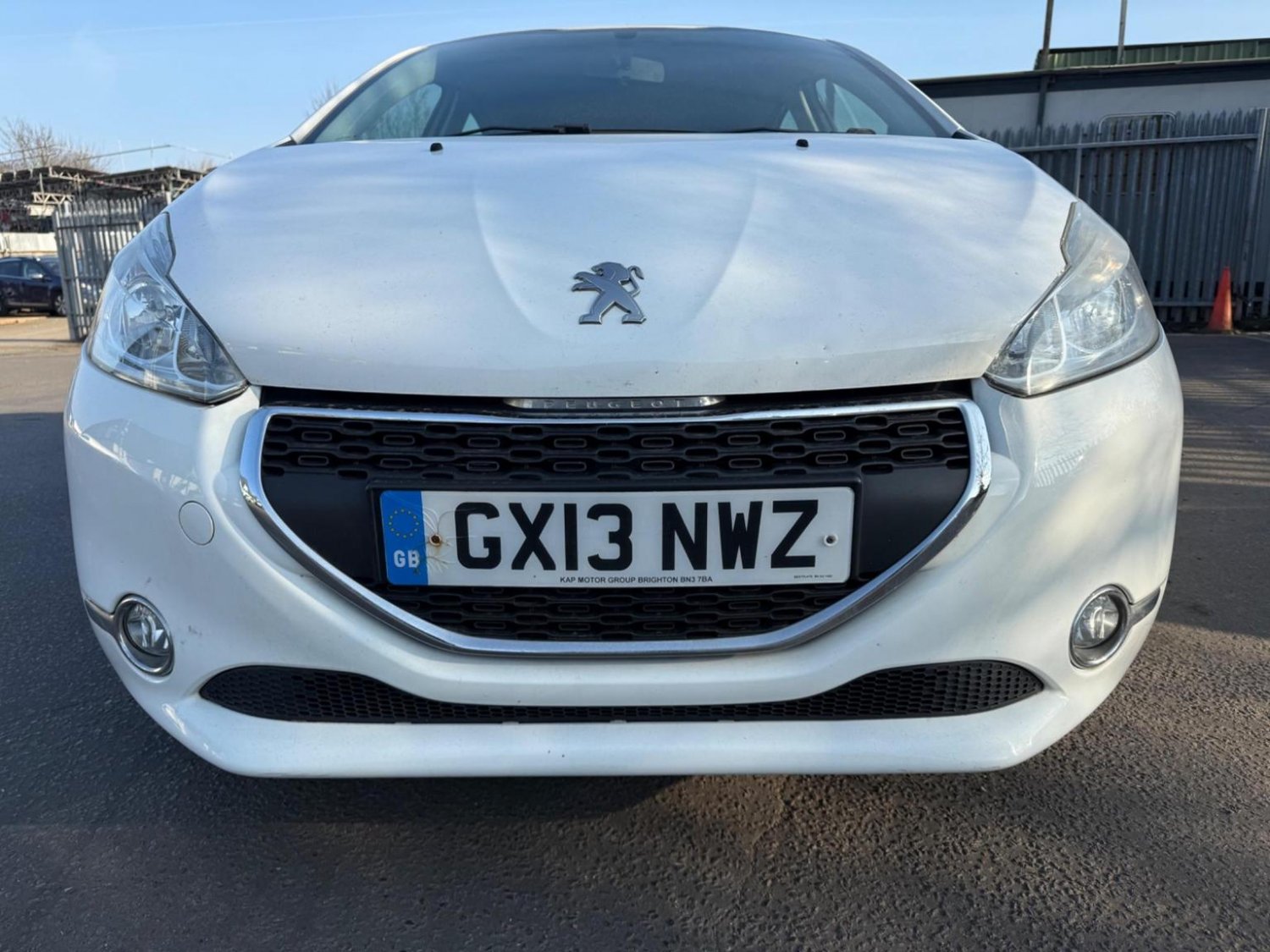 Used Peugeot 208 2013 for sale - 77567527: Photo 9