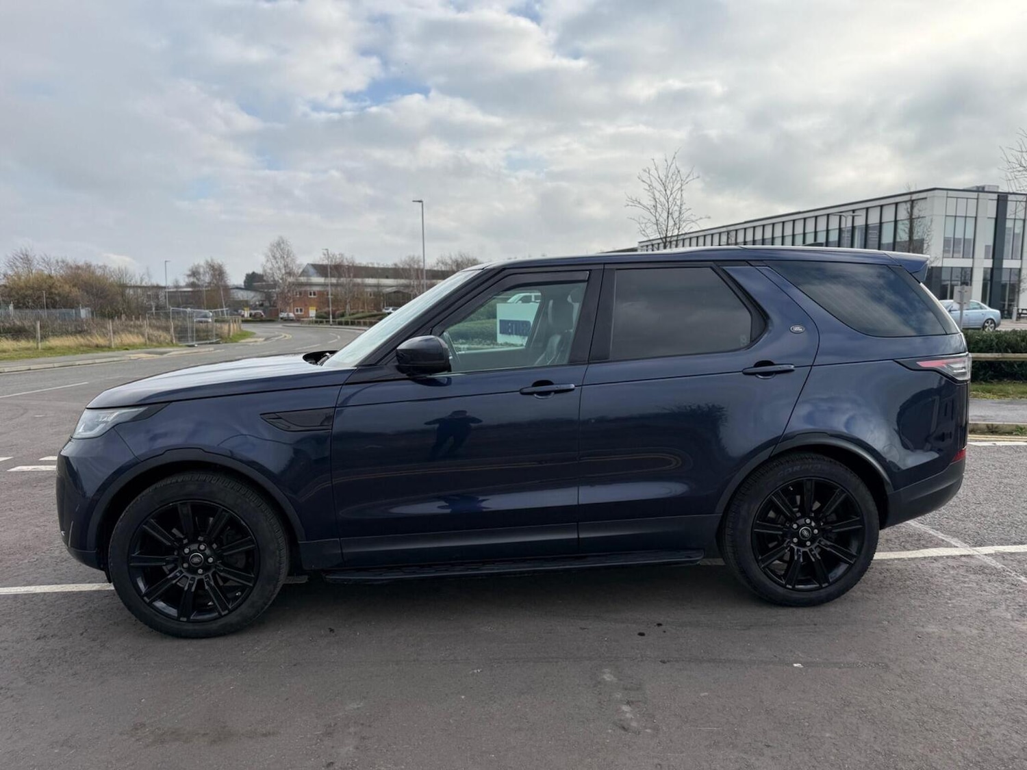 Used Land Rover Discovery 2017 for sale - 77558548: Photo 5