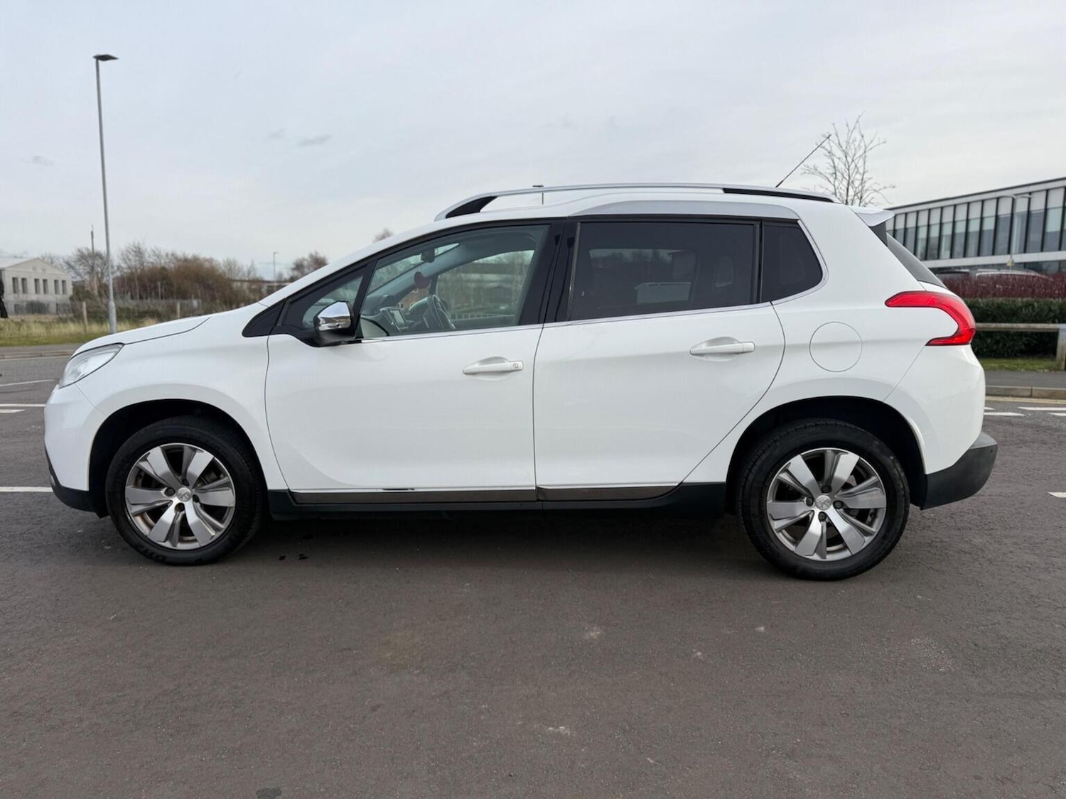 Used Peugeot 2008 2015 for sale - 77643675: Photo 5