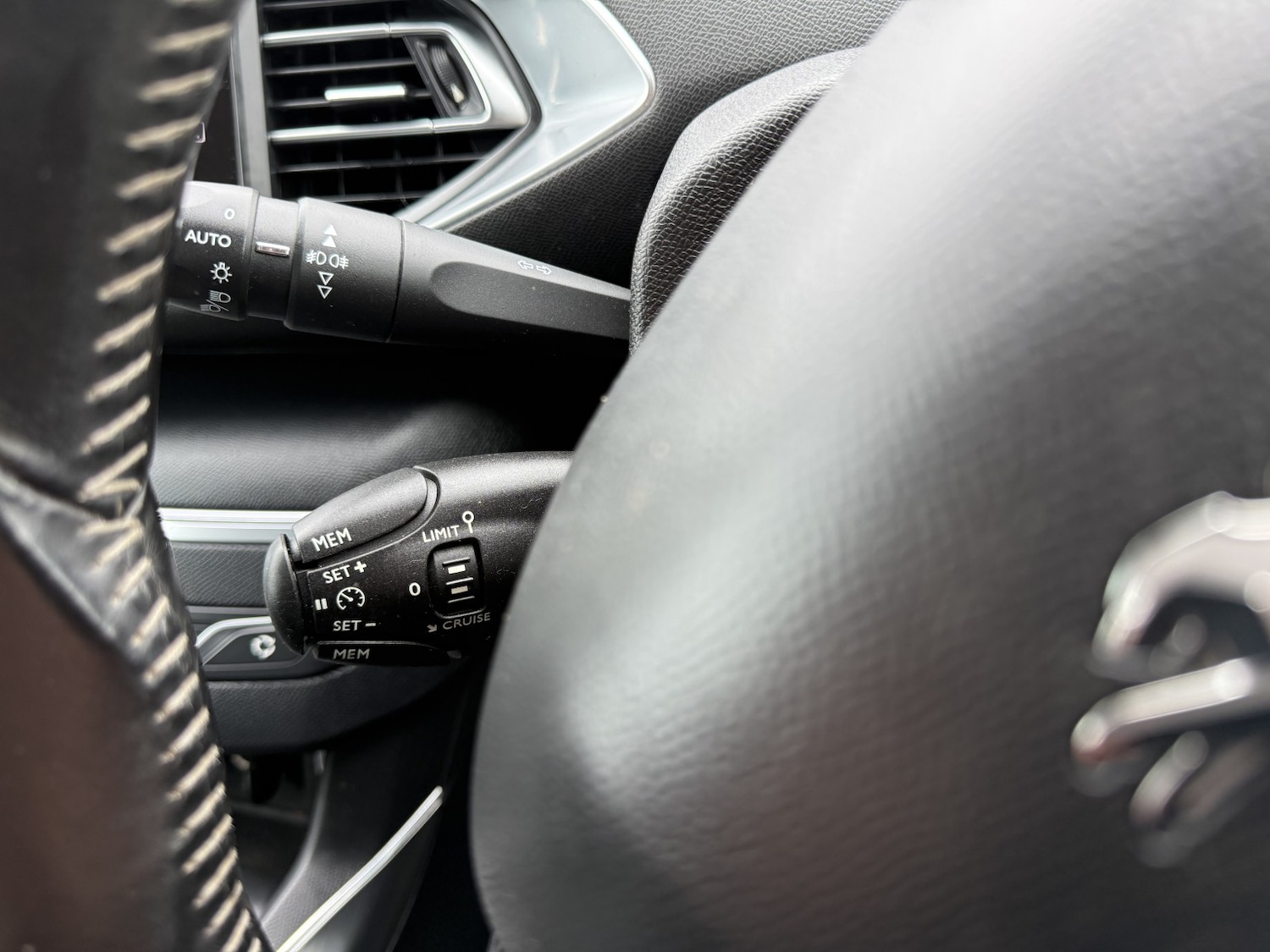 Used Peugeot 308 2015 for sale - 78213668: Photo 30