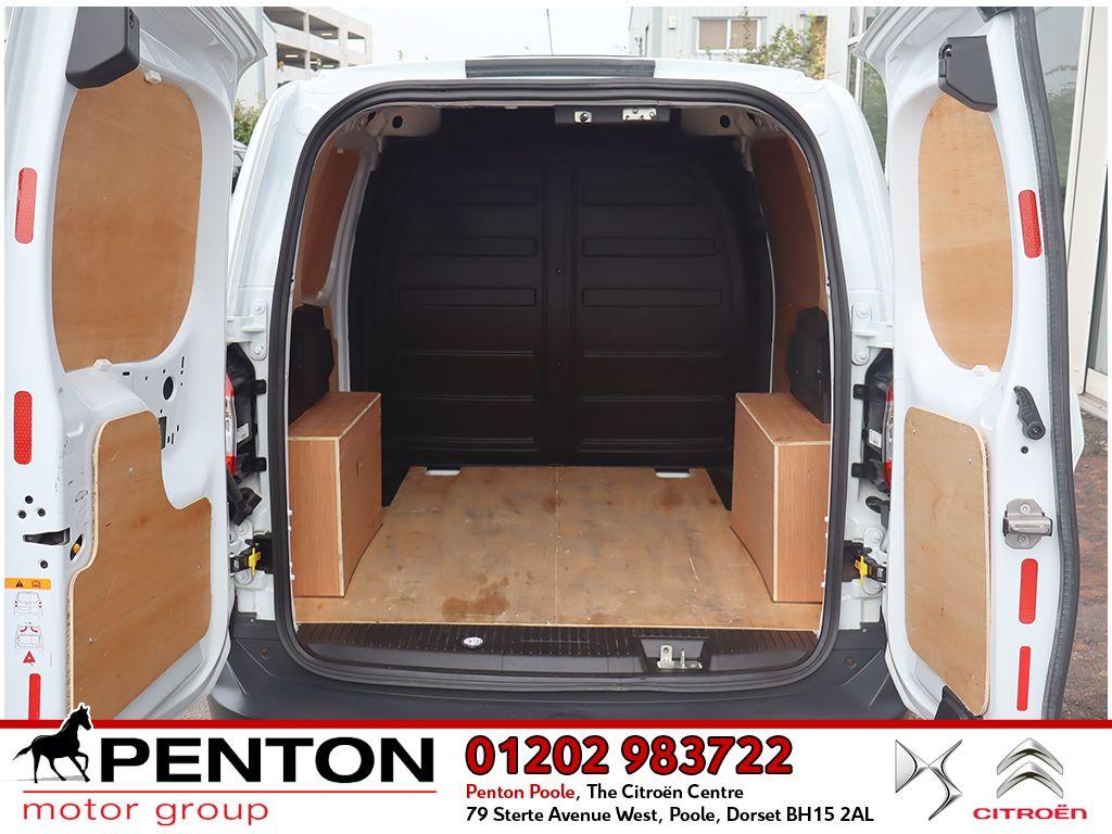 Used Ford Transit Courier 2021 for sale - 76295296: Photo 3