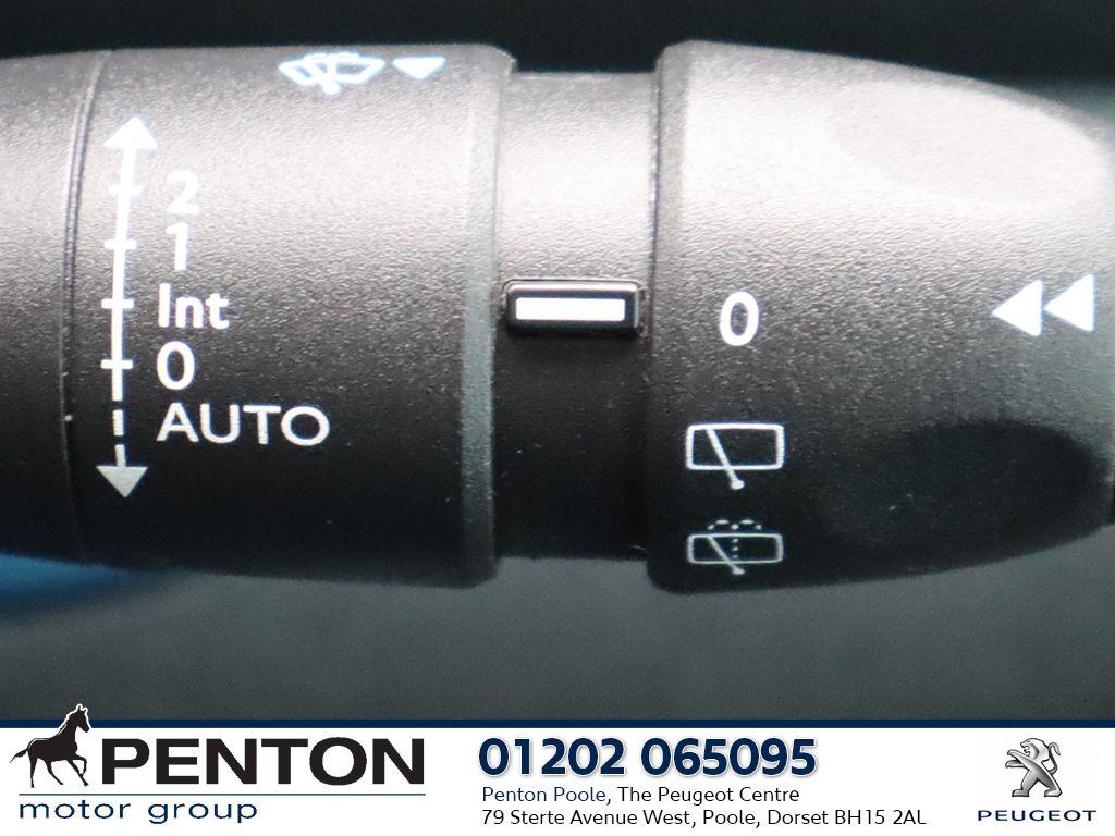 Used Peugeot Traveller 2018 for sale - 77549795: Photo 13