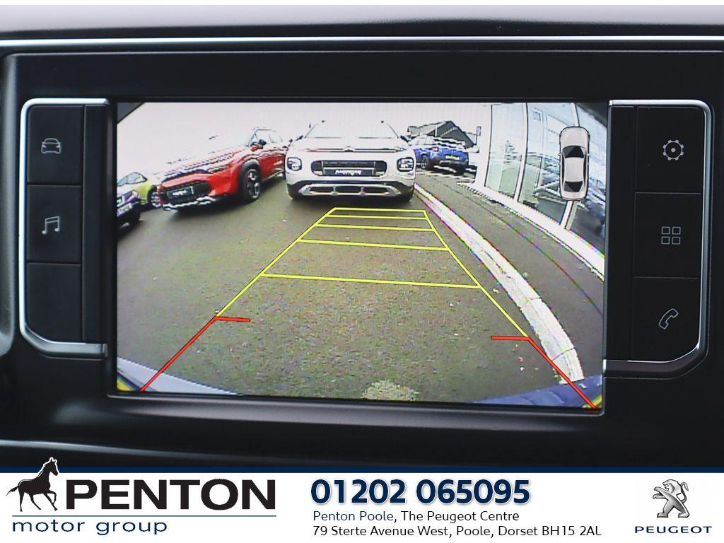 Used Peugeot Traveller 2018 for sale - 77549795: Photo 2