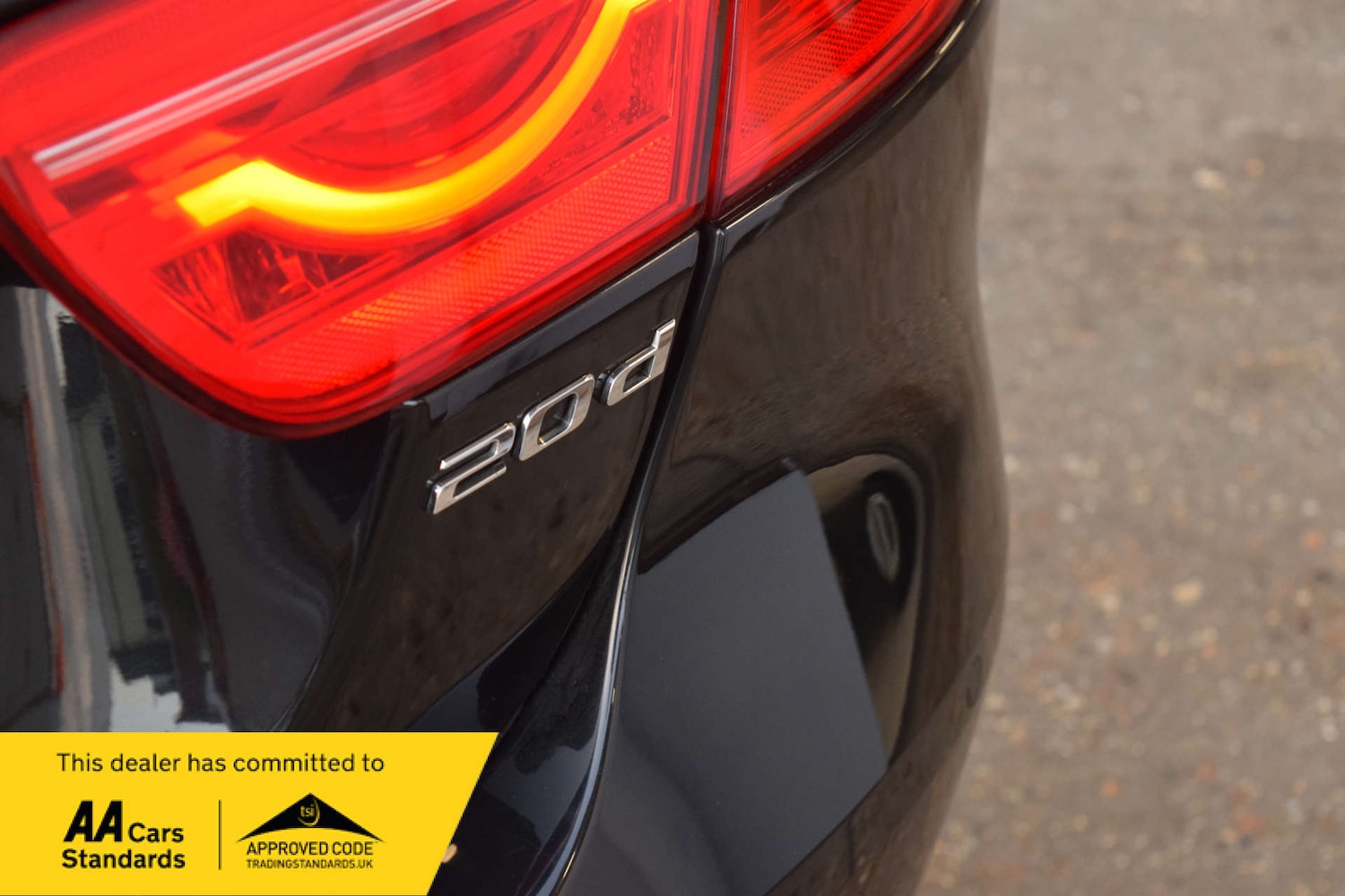 Used Jaguar XE 2018 for sale - 77667847: Photo 31