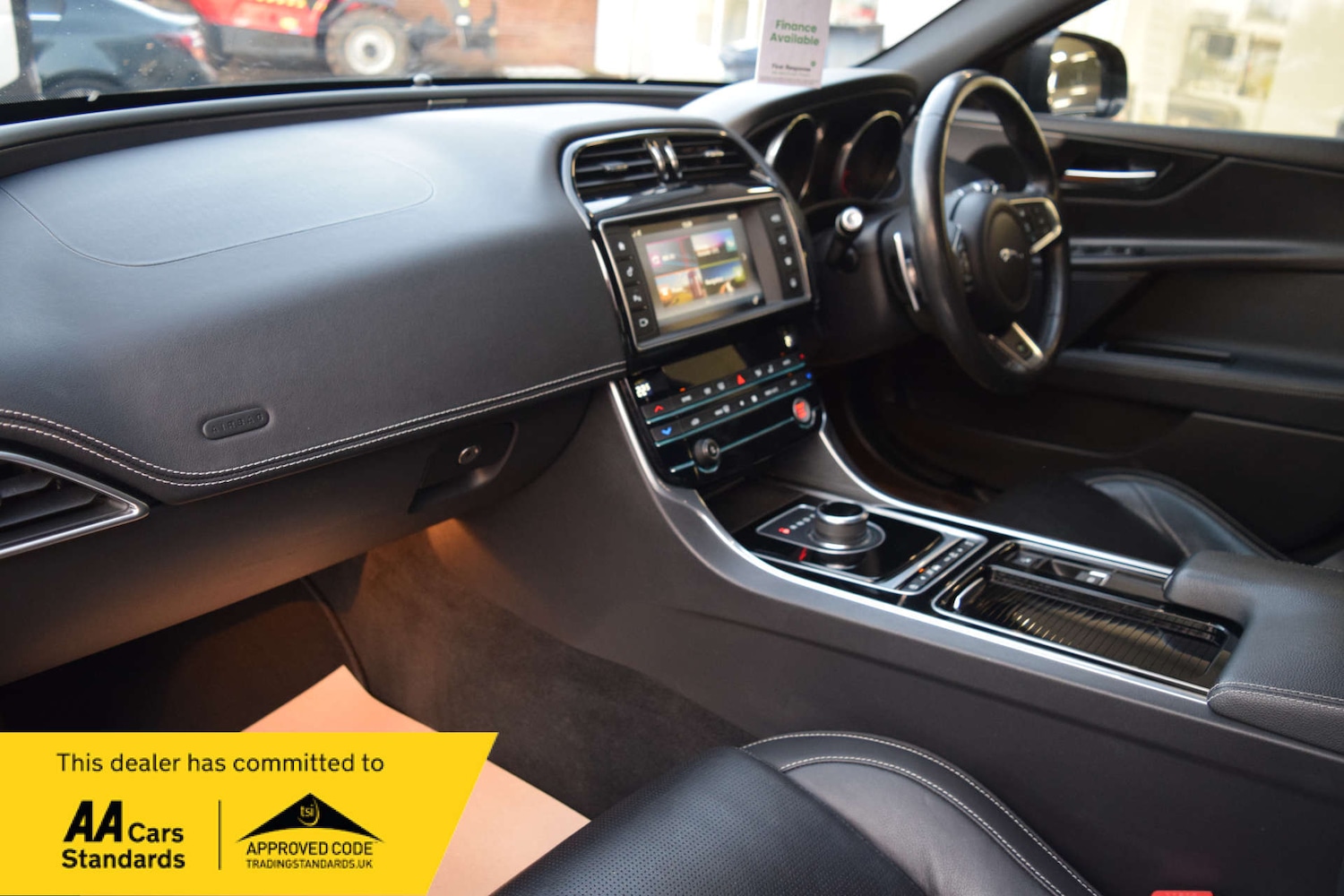 Used Jaguar XE 2018 for sale - 77667847: Photo 32