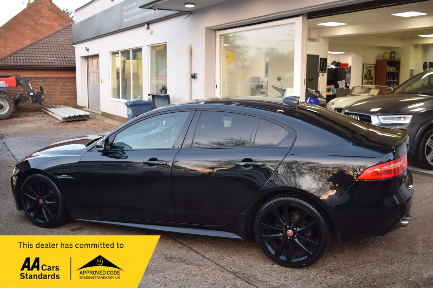 Used Jaguar XE 2018 for sale - 77667847: Photo 6