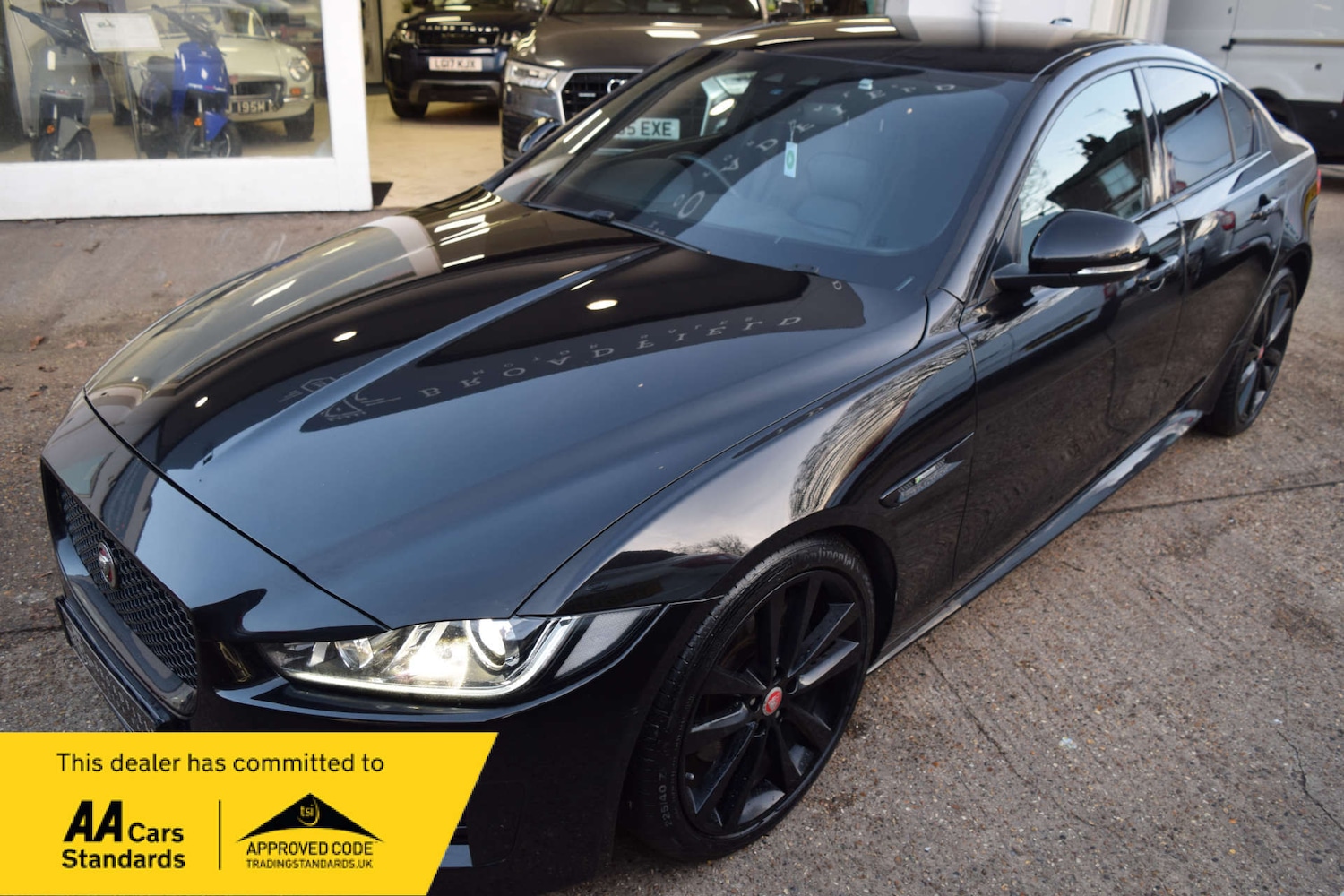 Used Jaguar XE 2018 for sale - 77667847: Photo 7