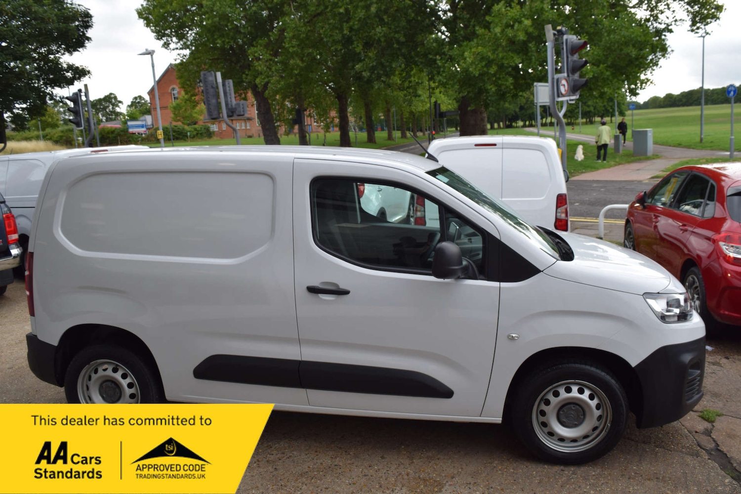 Used Citroen Berlingo 2023 for sale - 76363798: Photo 2