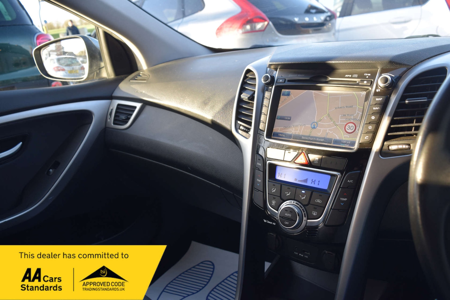 Used Hyundai i30 2014 for sale - 77022297: Photo 57