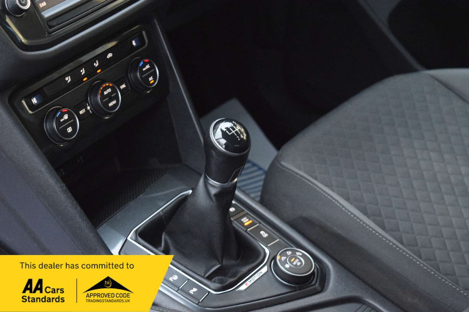 Used Volkswagen Tiguan 2016 for sale - 77038523: Photo 35