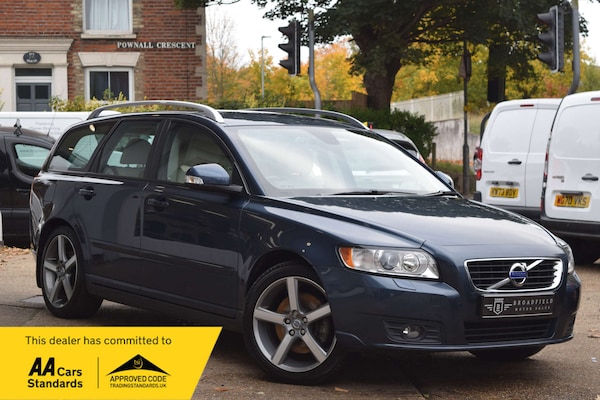 Used Volvo V50 2010 for sale - 76290981: Photo 1